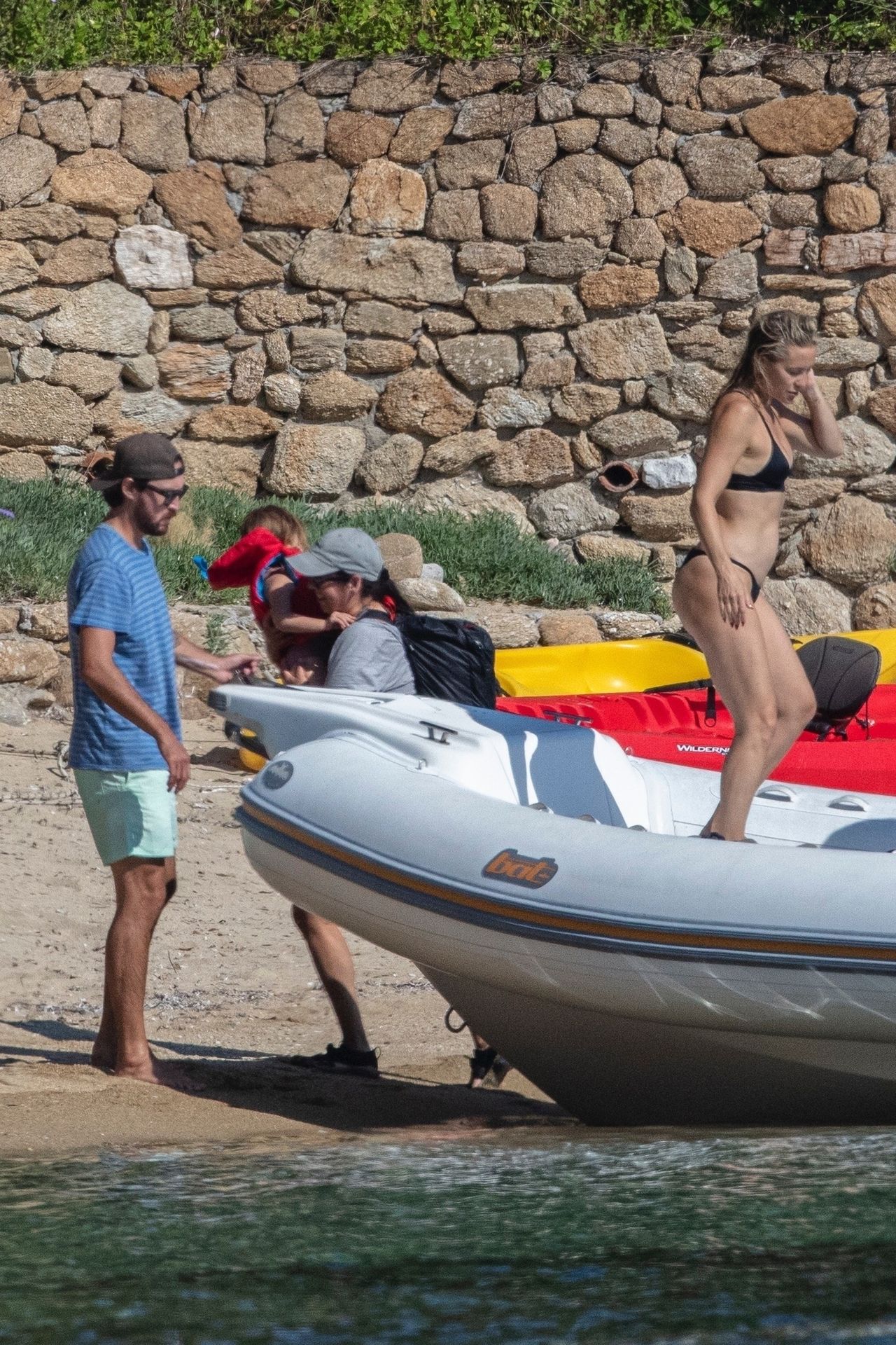 Kate Hudson & Danny Fujikawa Kickoff Summer in Greece (12 Photos)