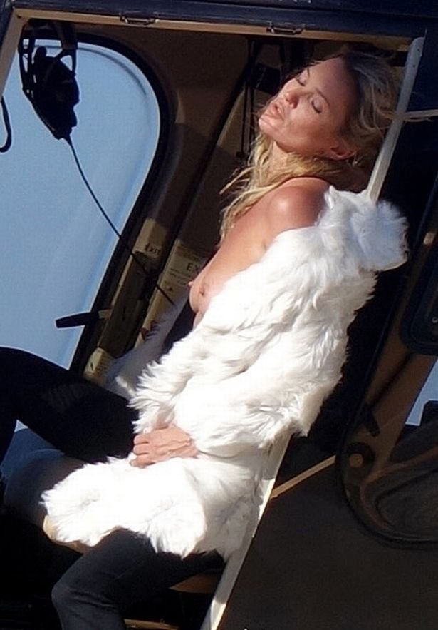 Kate Moss Topless (3 Photos)