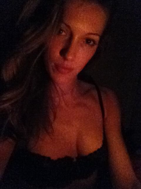 Katie Cassidy (21 Private Photos & 2 Videos)
