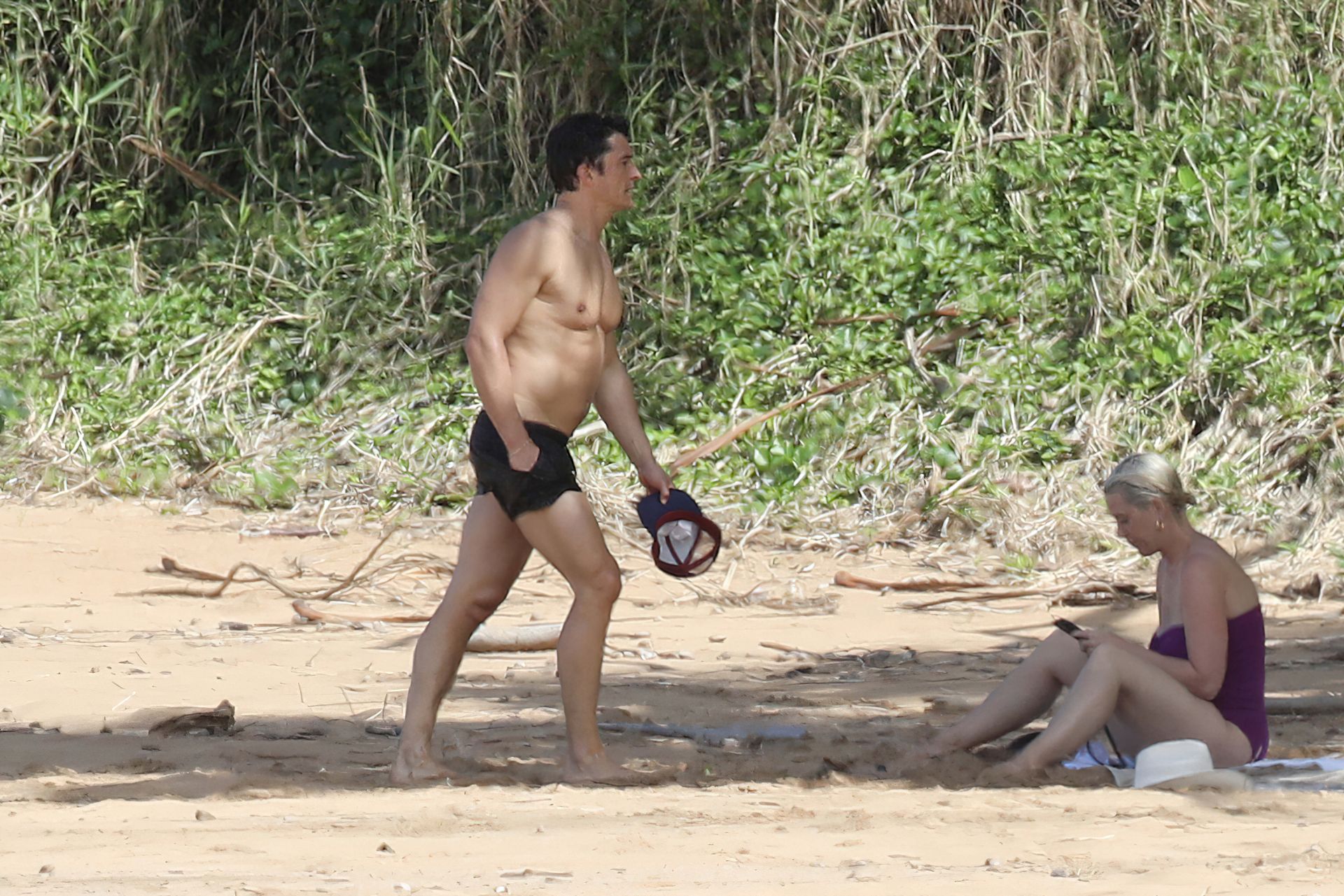 Katy Perry & Orlando Bloom Hit the Beach in Hawaii (30 Photos)