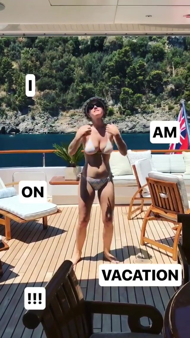 Katy Perry Sexy (7 Pics + GIF & Video)