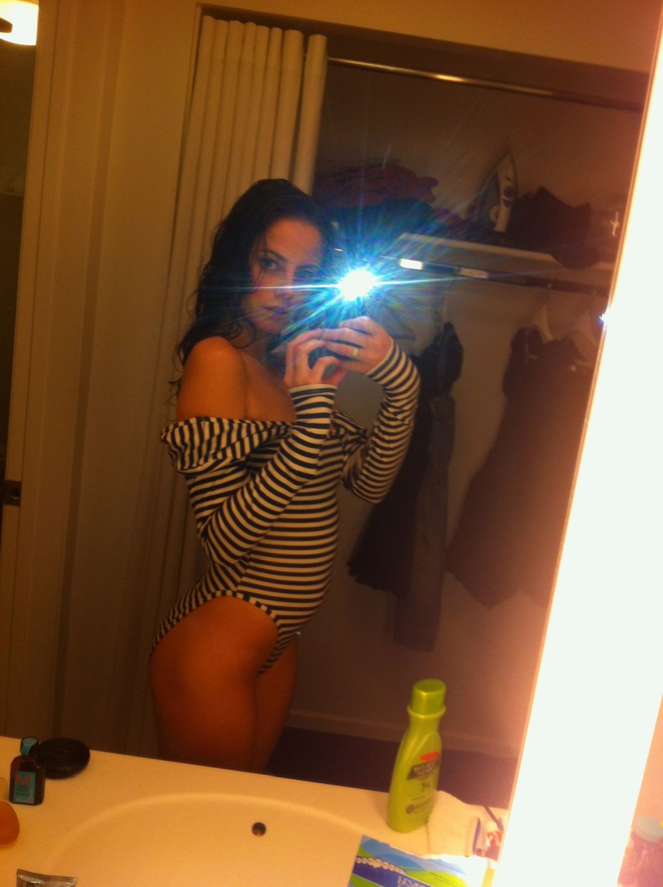 Kaya Scodelario Nude & Sexy Leaked Fappening (9 Photos)