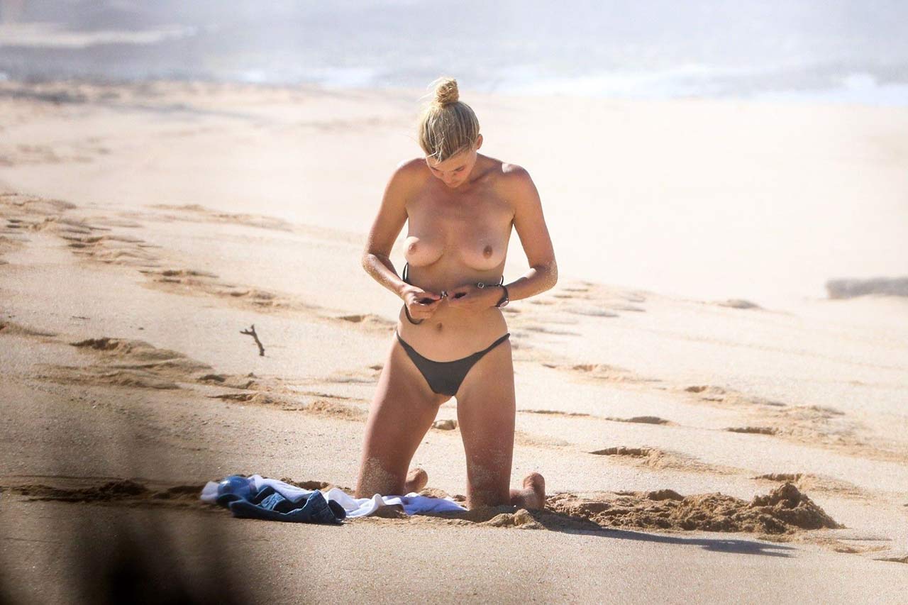 Kelly Rohrbach Nude & Sexy Photo Collection (90 Photos + Videos)