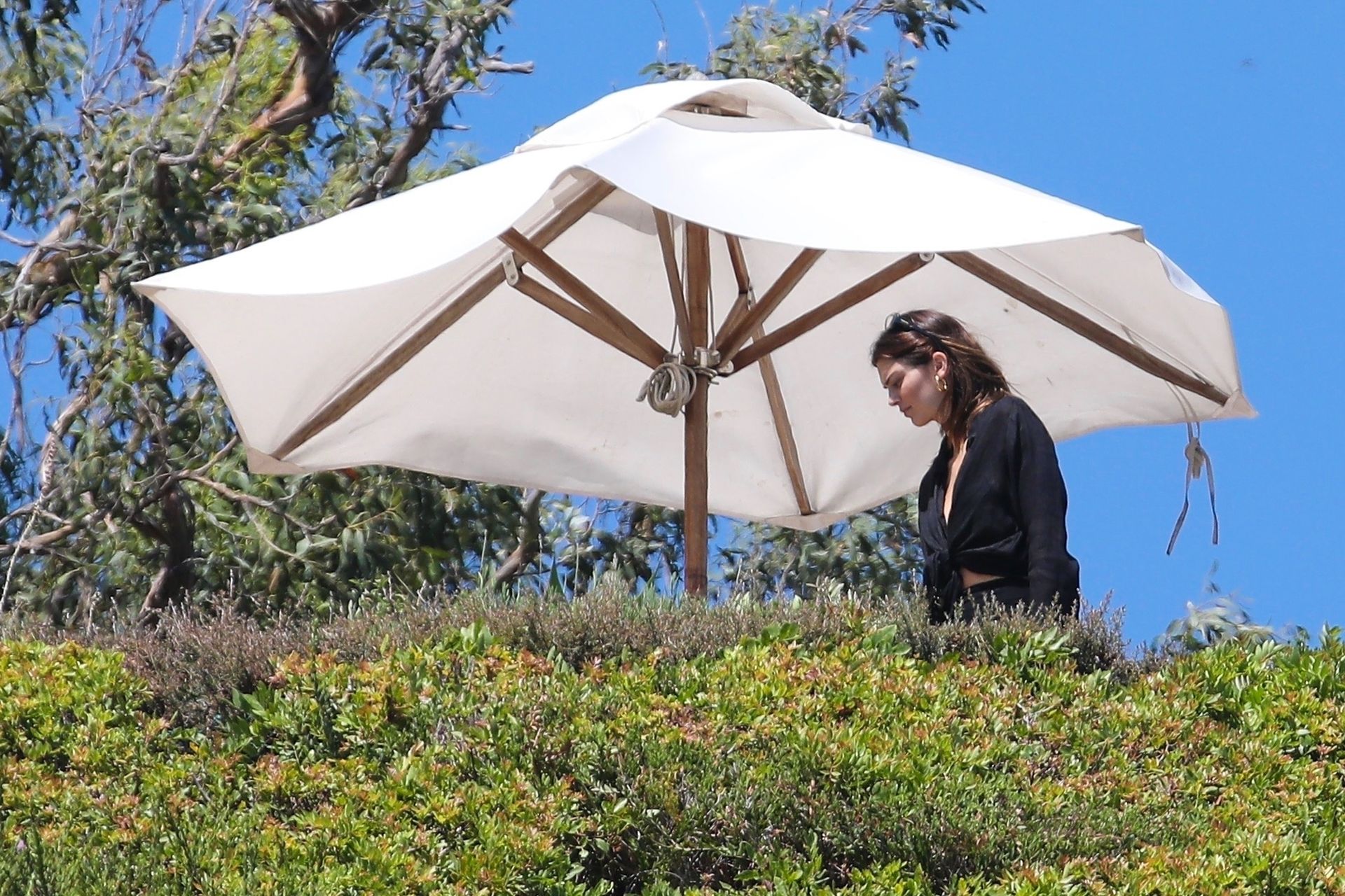 Kendall Jenner & Kourtney Kardashian Film KUTK in Malibu (44 Photos)