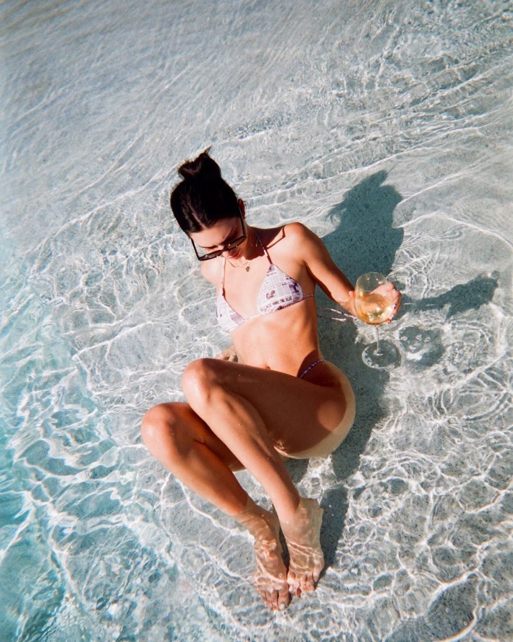 Kendall Jenner Sexy (13 Photos)