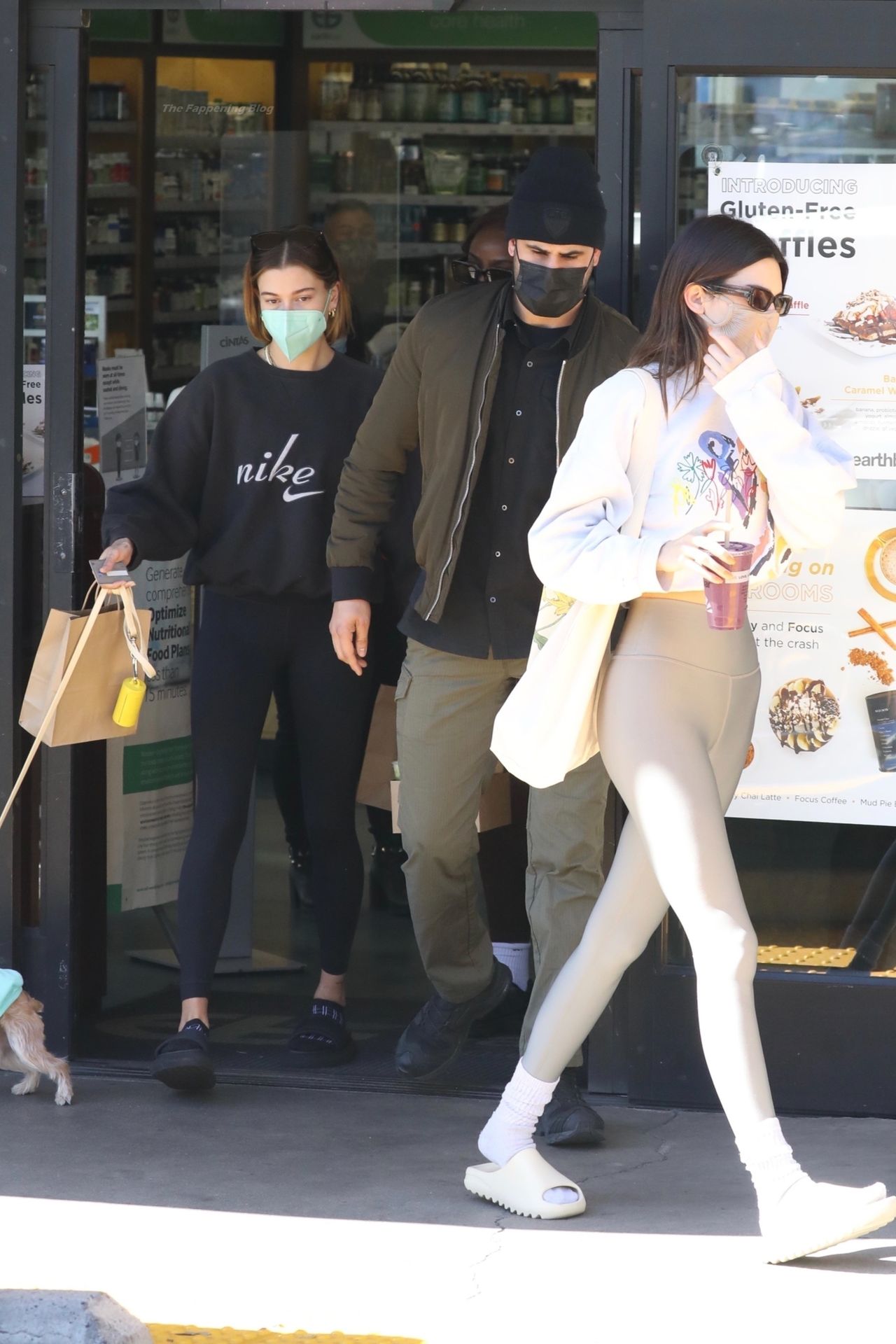 Kendall Jenner Shows Off Her Cameltoe While Leaving Private Workout in LA (112 Photos)