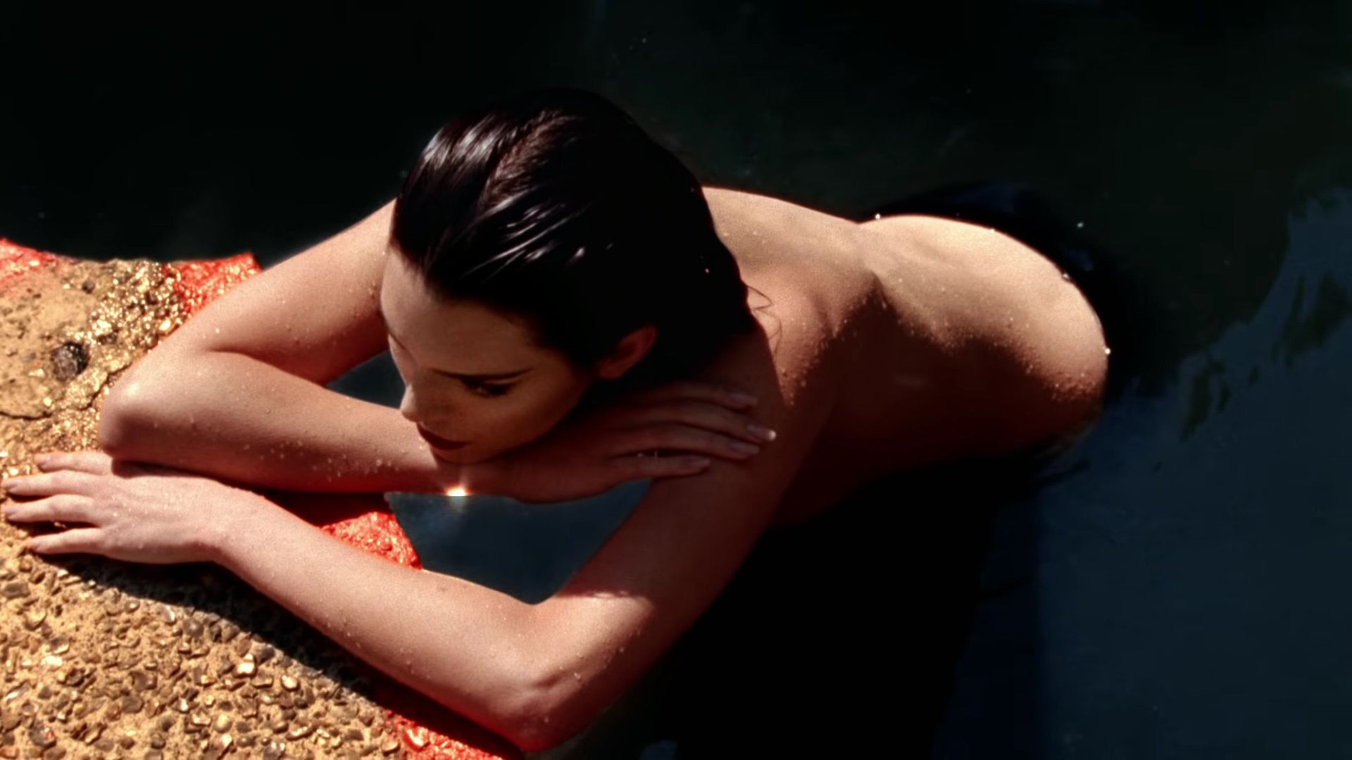Kendall Jenner Topless (9 Pics + GIF & Video)
