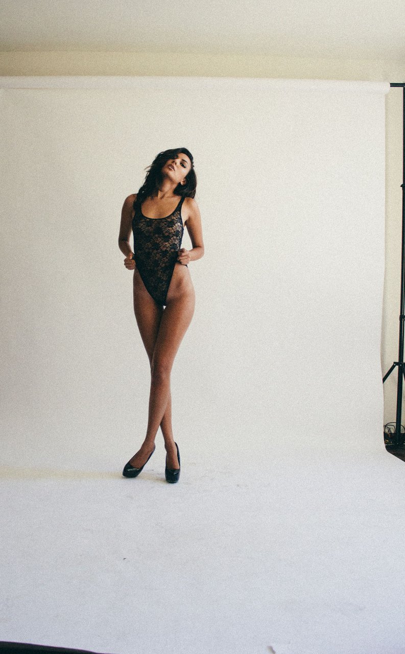 Kendall Marie Nude & Sexy (14 Photos)