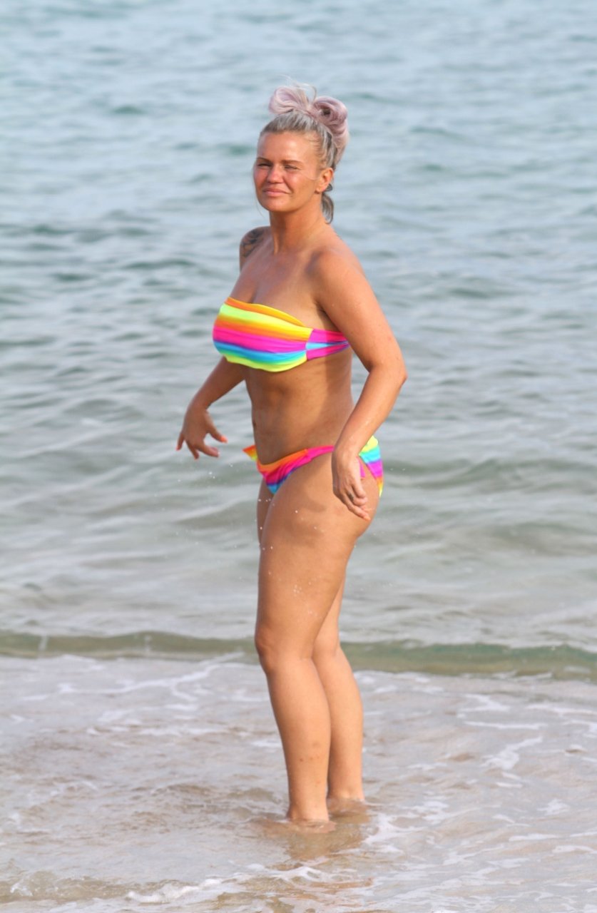 Kerry Katona Sexy (37 Photos)