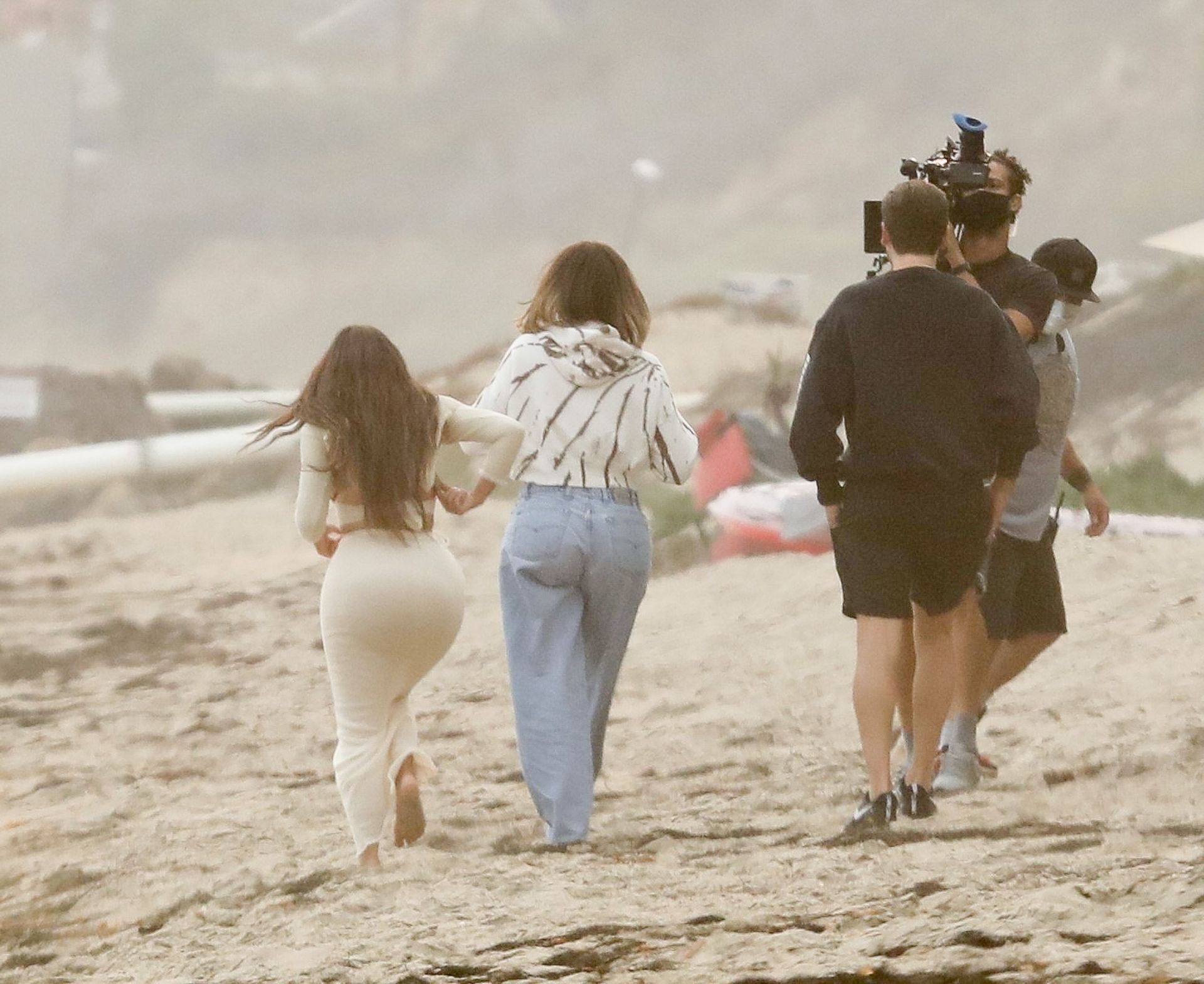 Kim Kardashian & Khloé Kardashian are Seen Filming on the Beach (54 Photos)
