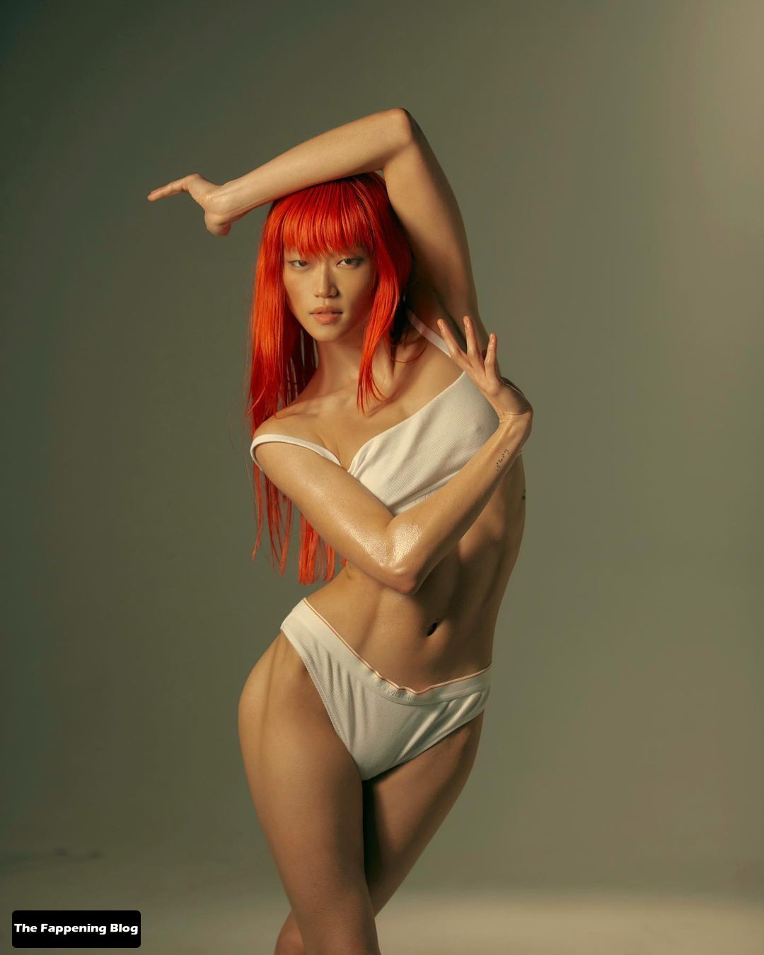 Kiddy Akita Lou Nude & Sexy Collection (27 Photos)