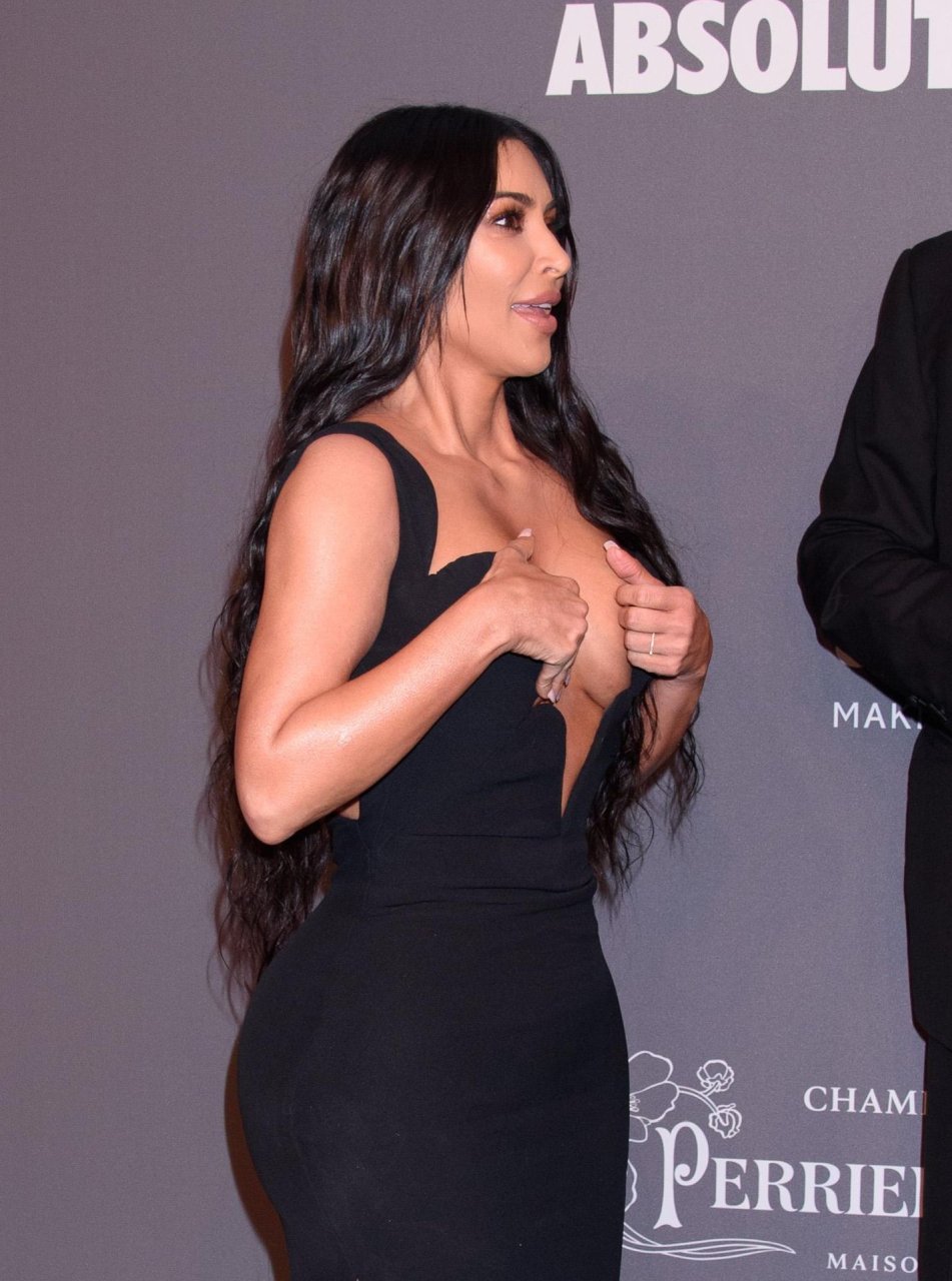Kim Kardashian & Kourtney Kardashian Sexy (100 Photos)