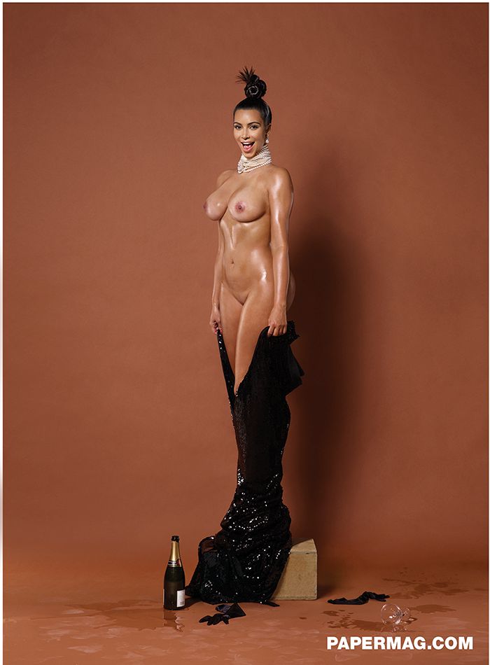 Kim Kardashian Naked (4 Photos and non-photoshop photos)