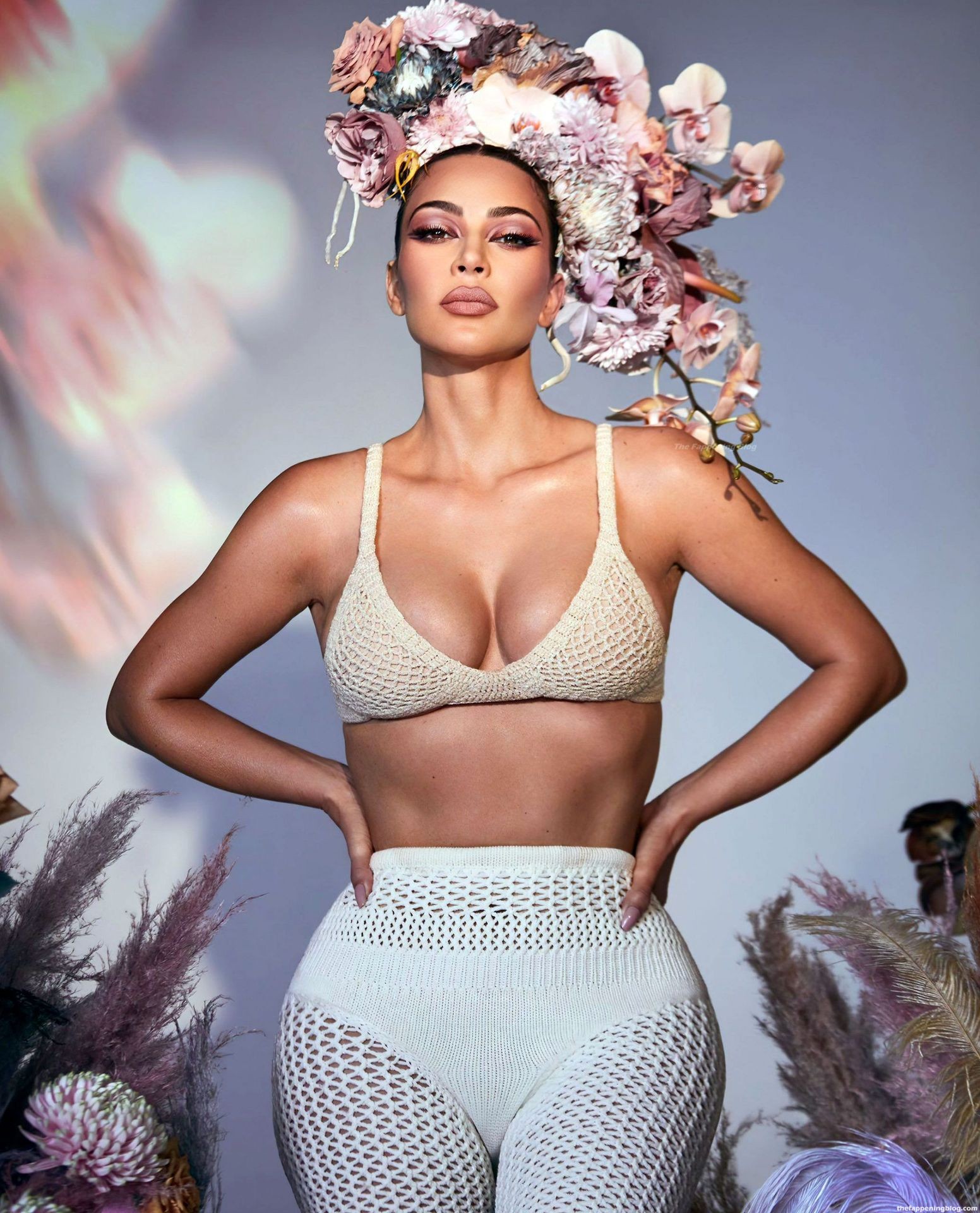 Kim Kardashian Nude & Sexy Collection - Part 2 (150 Photos + Video)