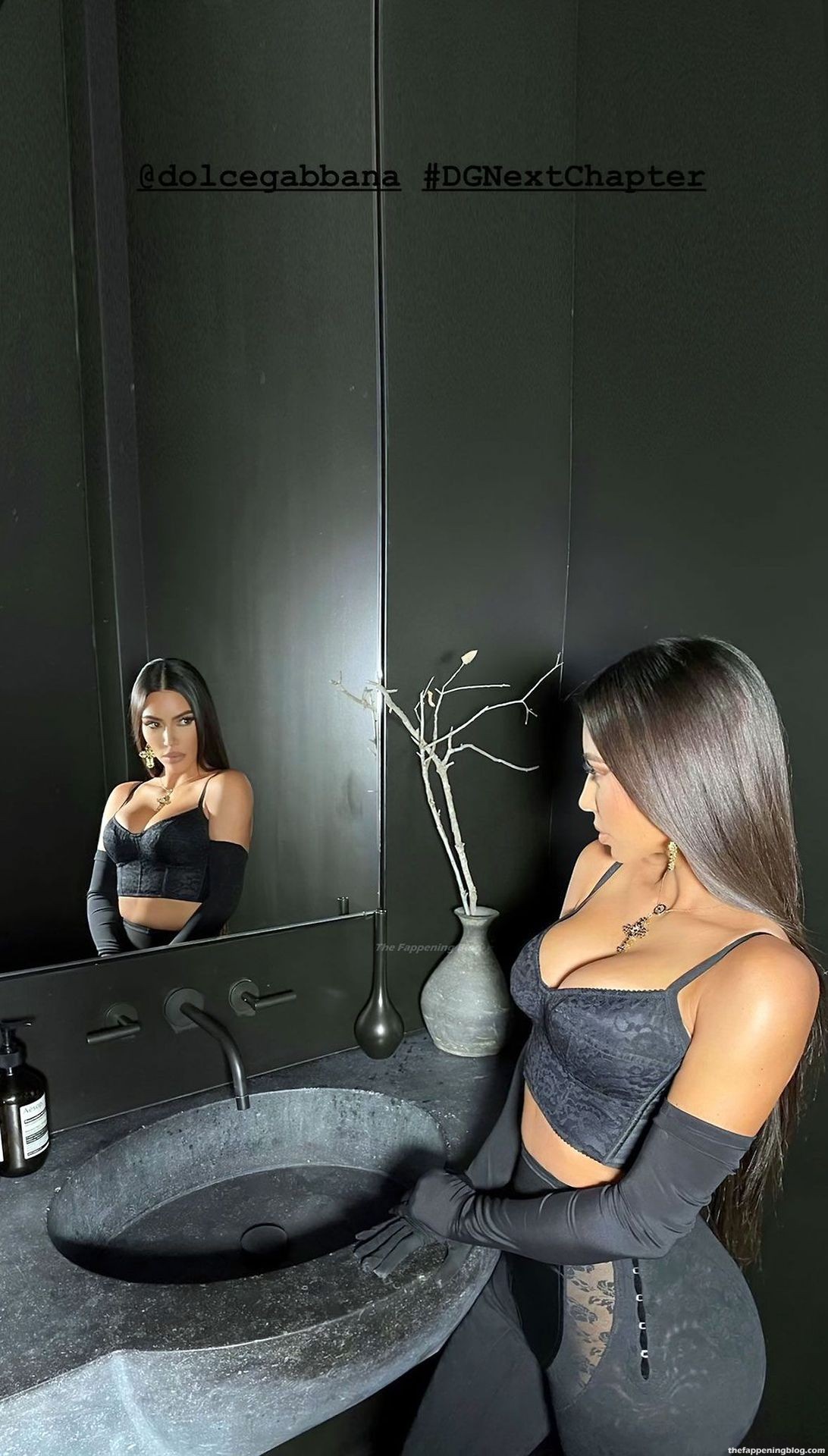 Kim Kardashian Nude & Sexy Collection - Part 2 (150 Photos + Video)