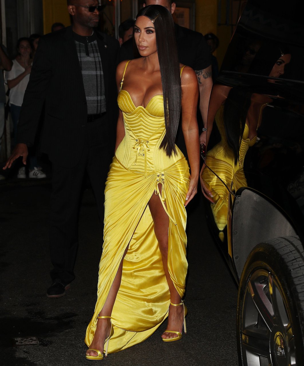 Kim Kardashian Sexy (60 Photos + GIF)