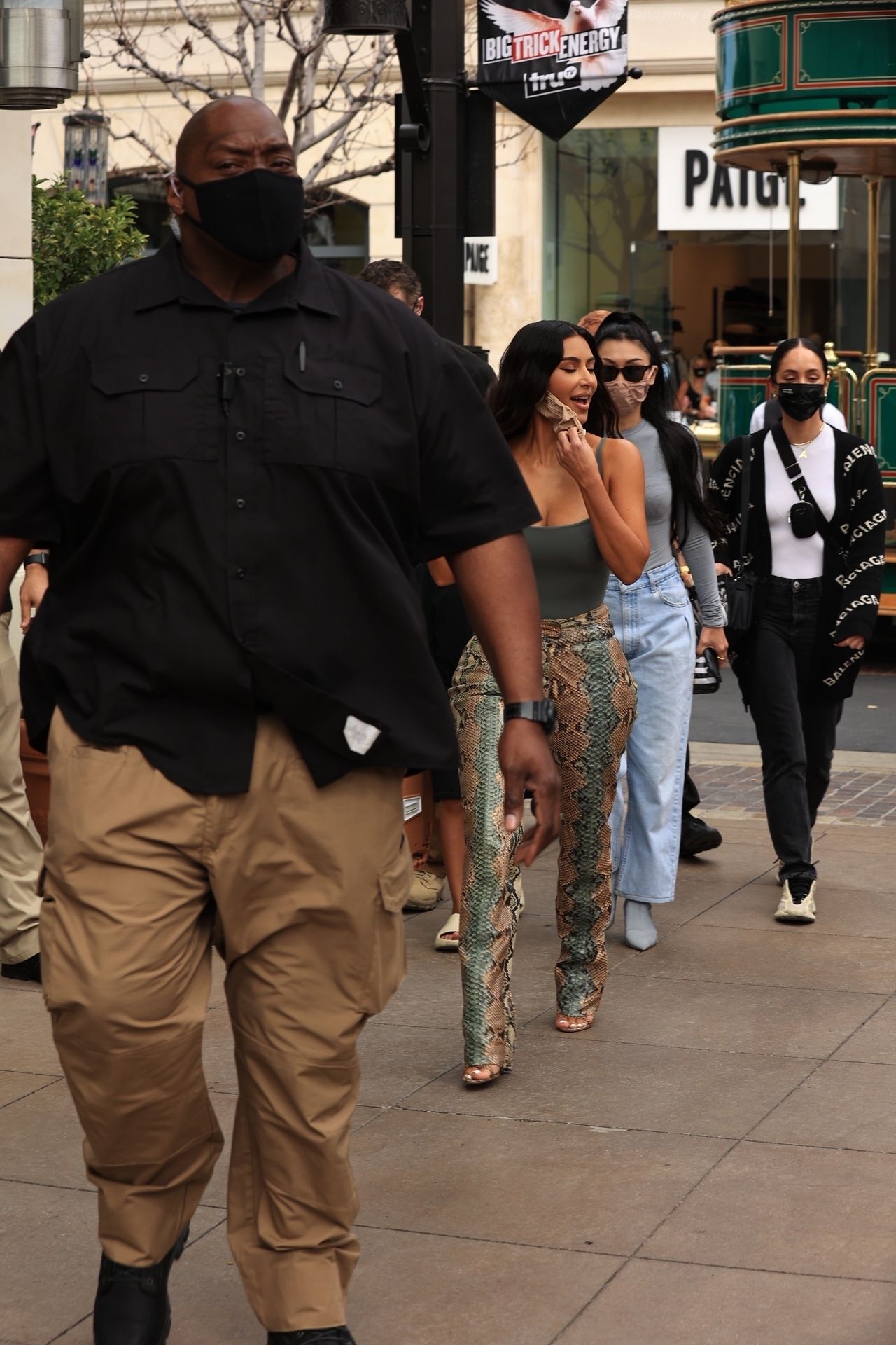 Kim Kardashian Surprises Fans at Her SKIMS Pop Up Shop at the Grove LA (82 Photos)