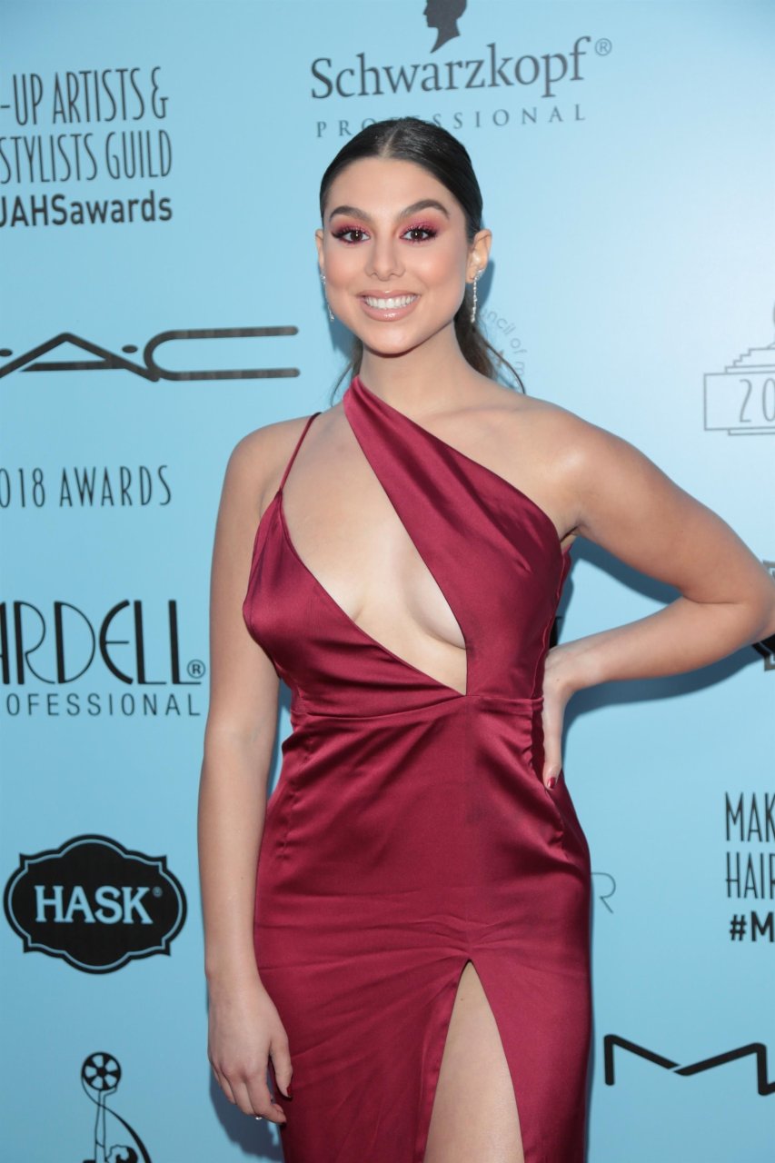 Kira Kosarin Sexy (40 Photos + Gifs)