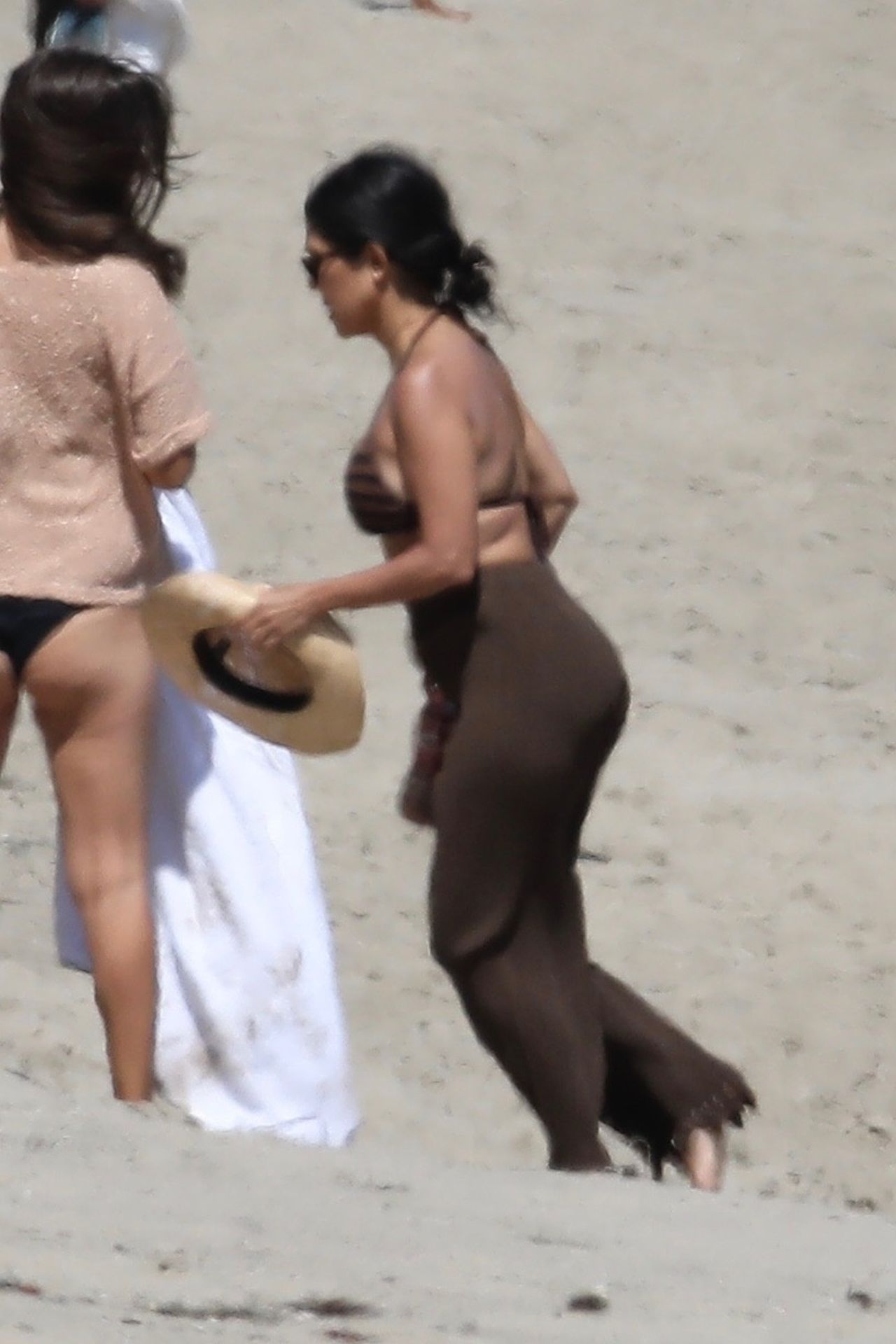 Kourtney Kardashian & Scott Disick Enjoy a Family Day in Malibu (22 Photos)