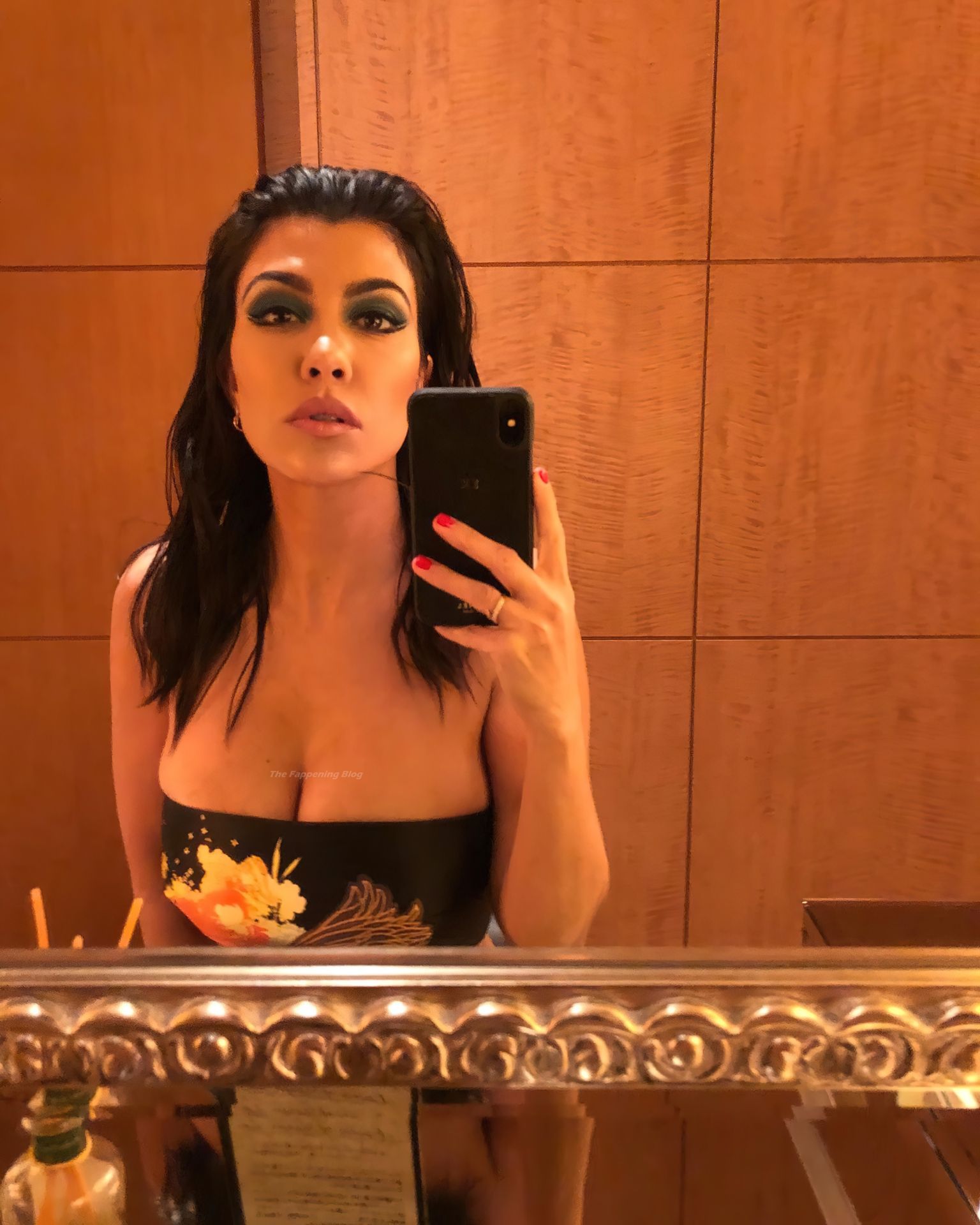 Kourtney Kardashian Sexy (26 Photos)