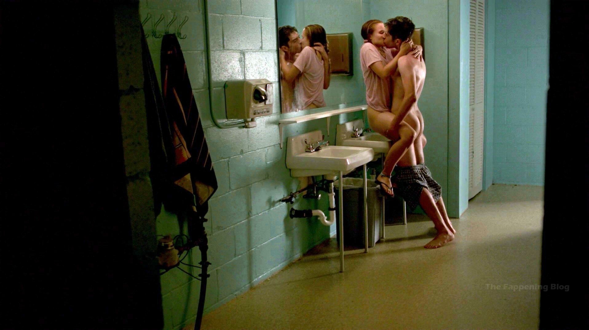 Kristen Bell Nude - The Lifeguard (6 Pics + Video)