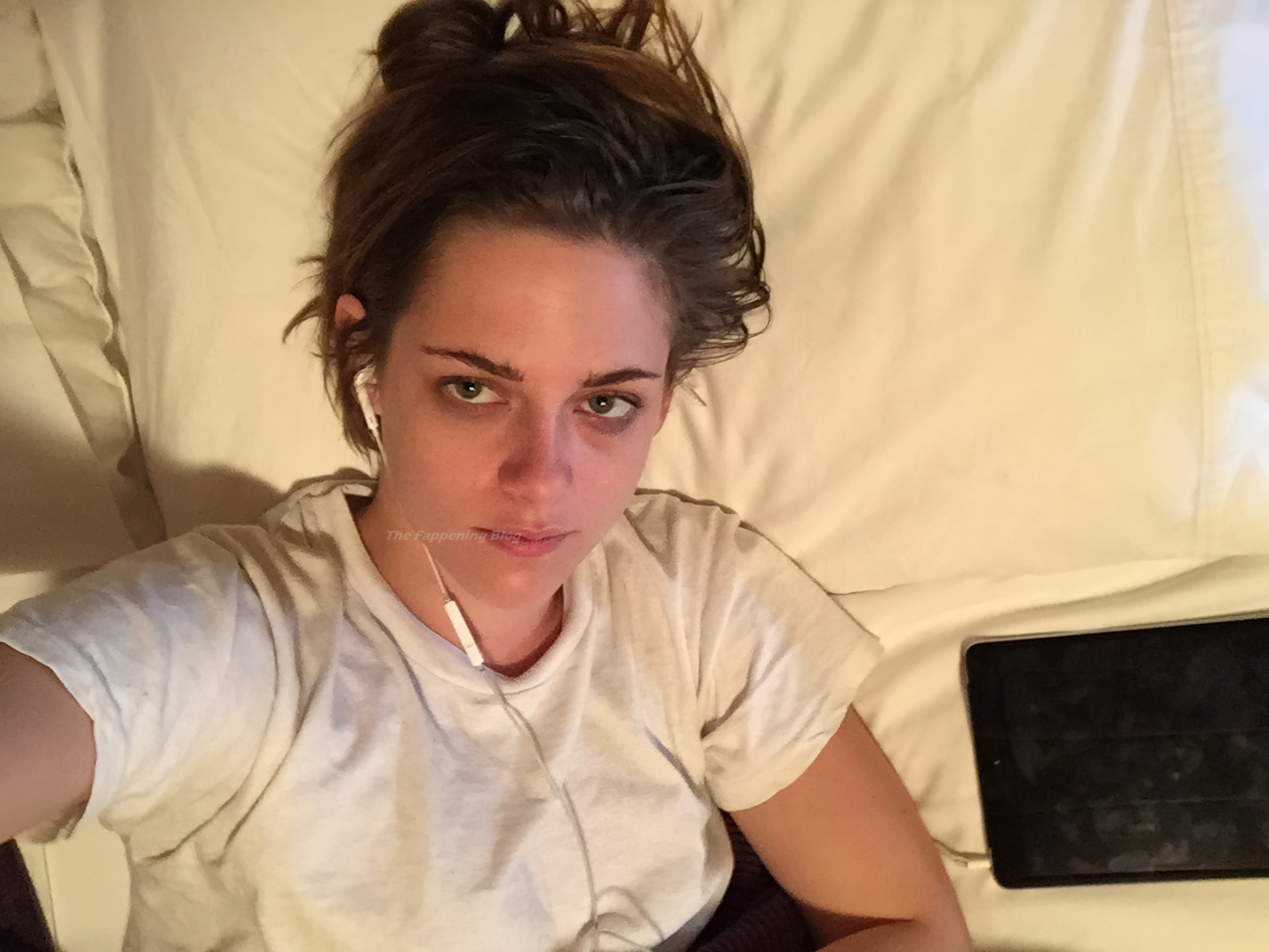 Kristen Stewart Leaked The Fappening (4 Sexy Photos)