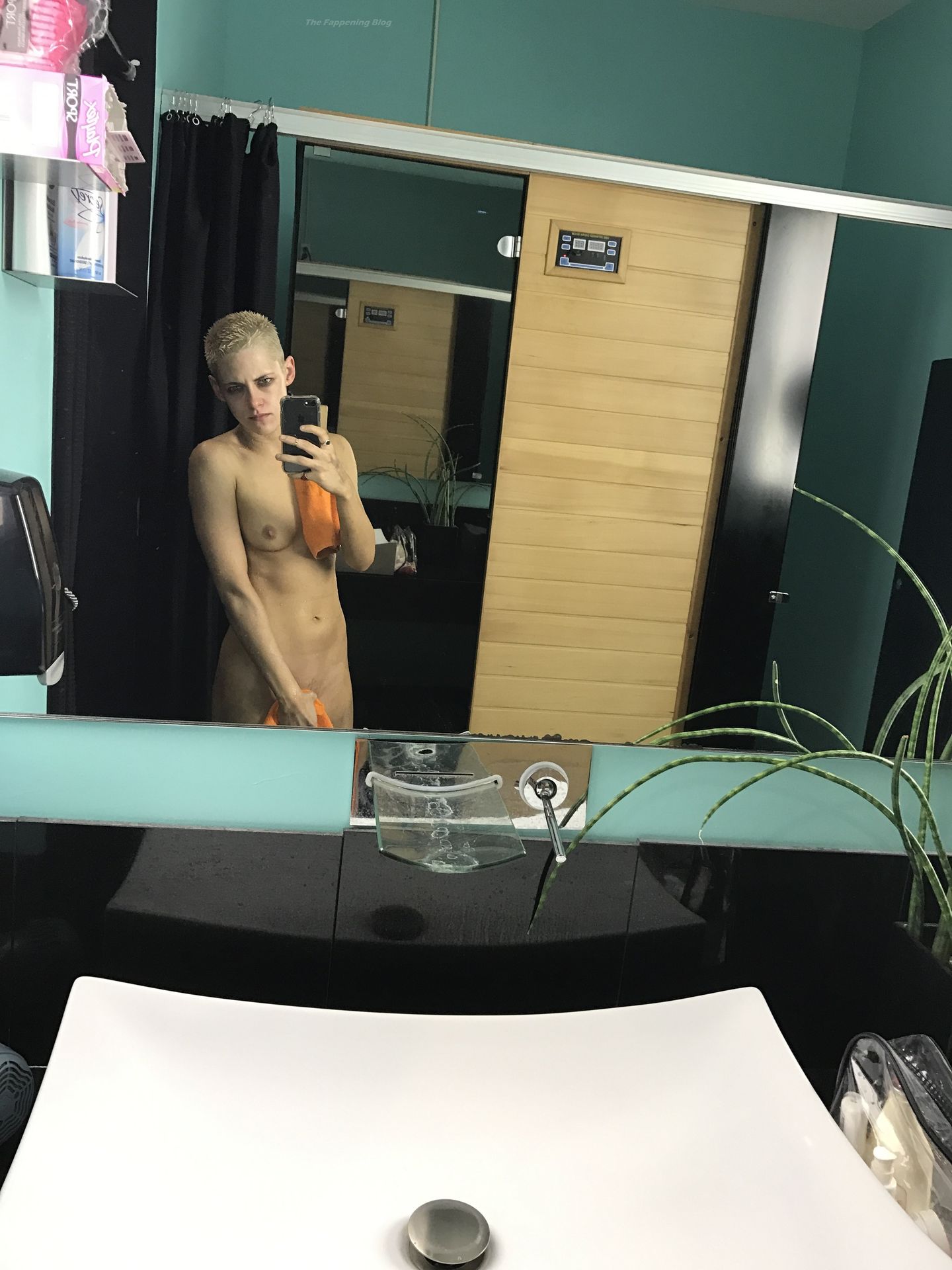 Kristen Stewart Nude Leaked The Fappening (34 Photos + Videos)