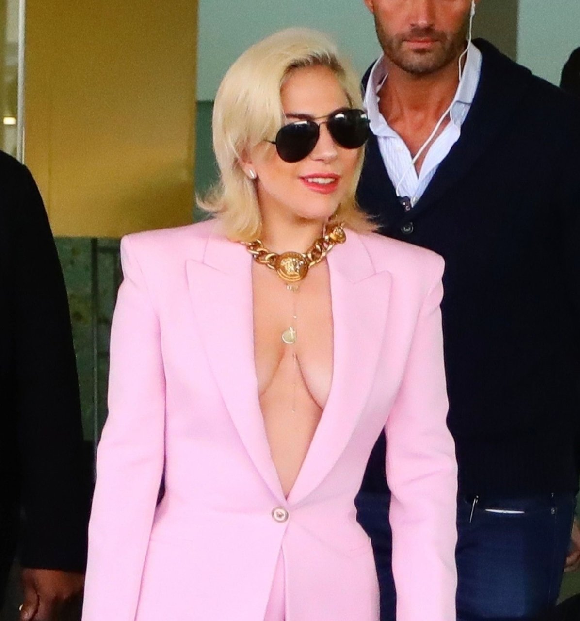 Lady Gaga Braless (30 Photos)