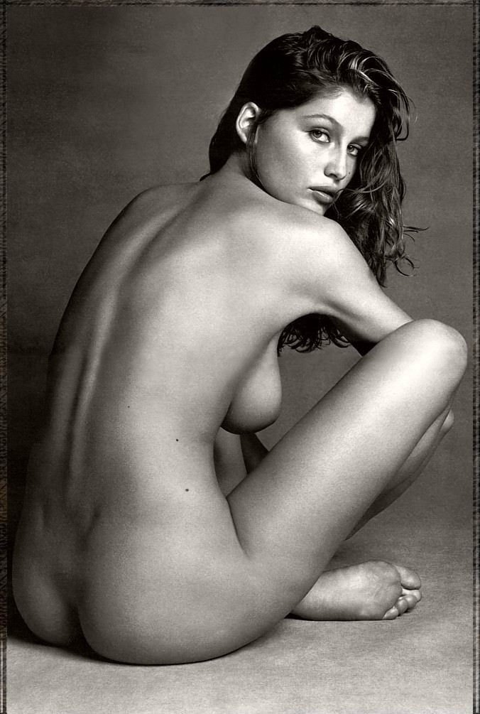 Laetitia Casta Nude & Sexy (13 Photos)