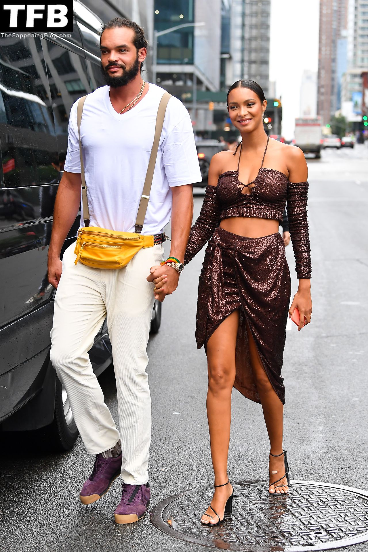 Lais Ribeiro & Joakim Noah Arrive at the Revolve Gallery (59 Photos)