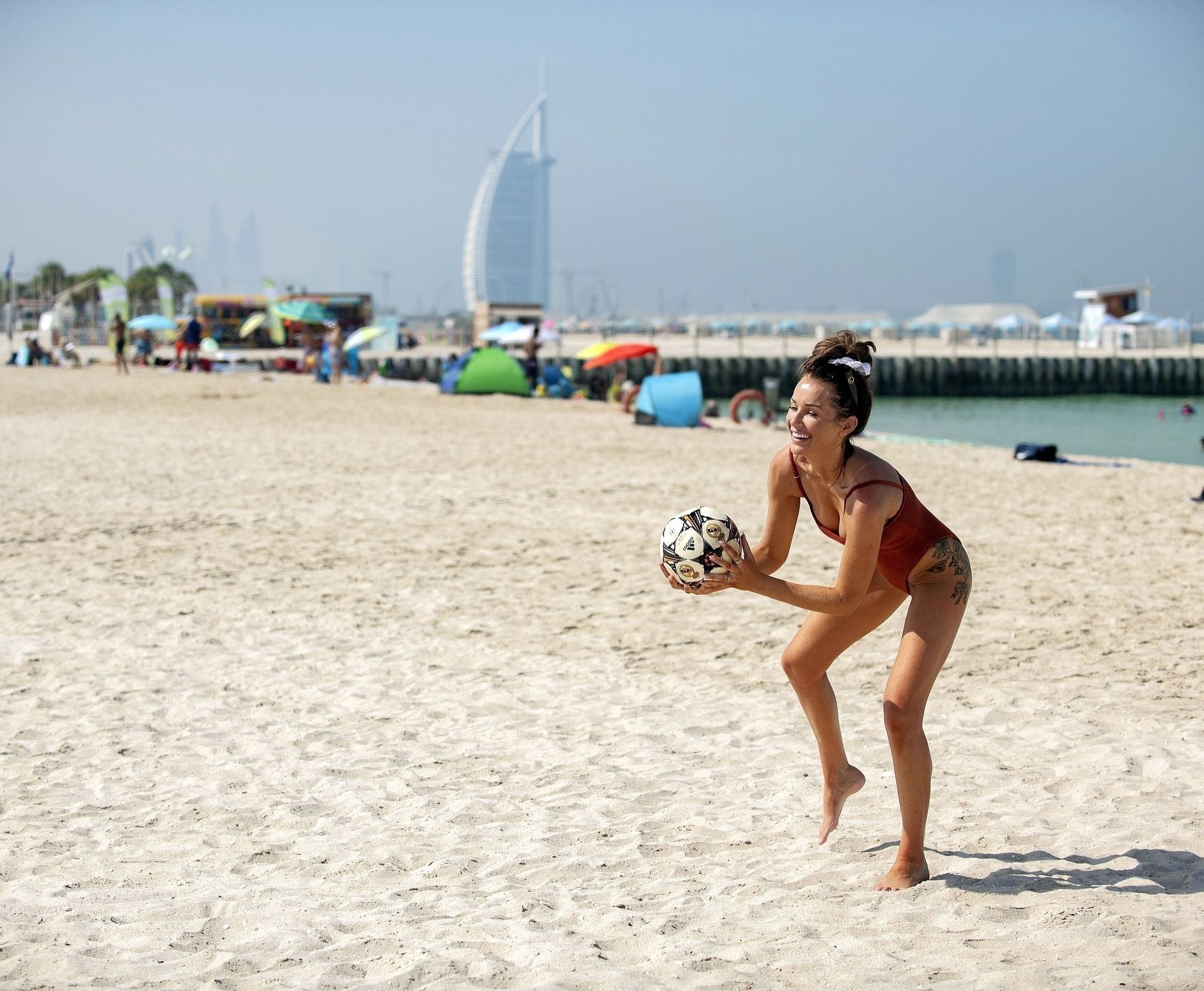 Laura Anderson Shows Off Her Ball Skills on the Beach in Dubai (14 Photos)