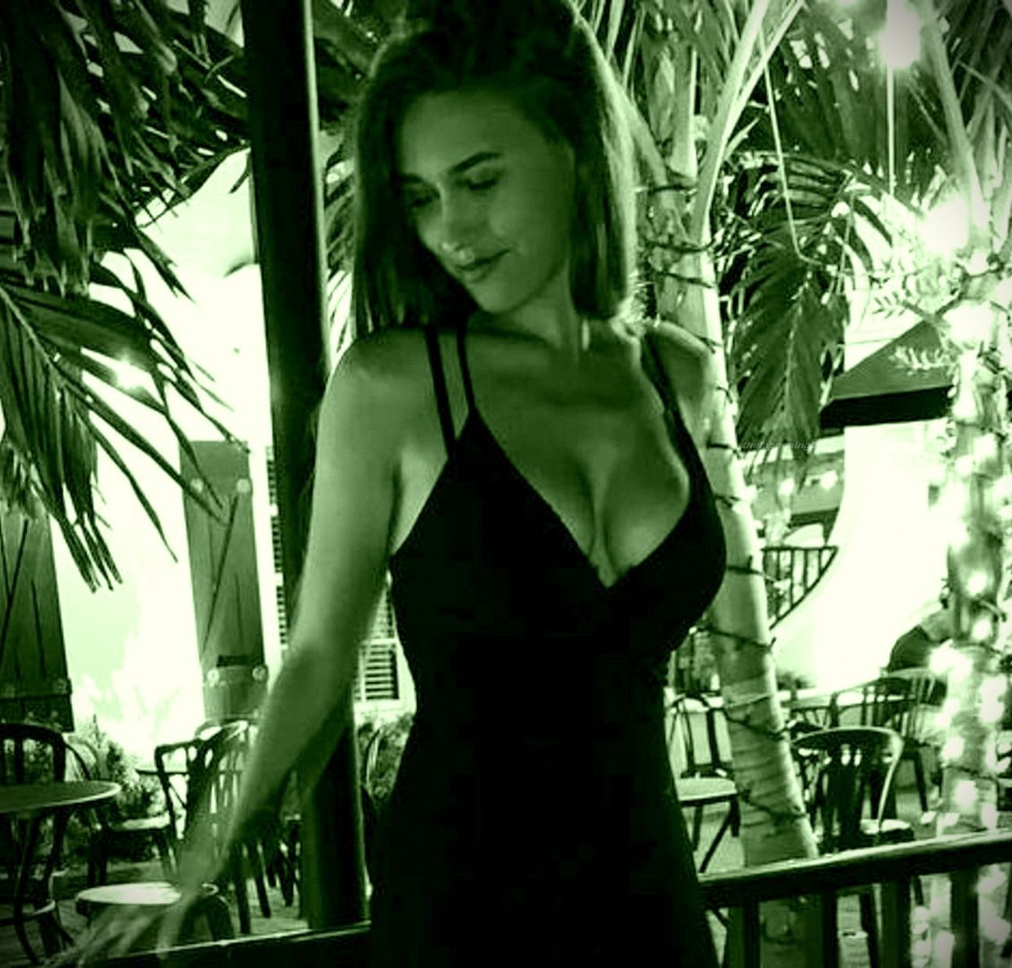 Laura Müller Nude & Sexy (132 Photos + Video)