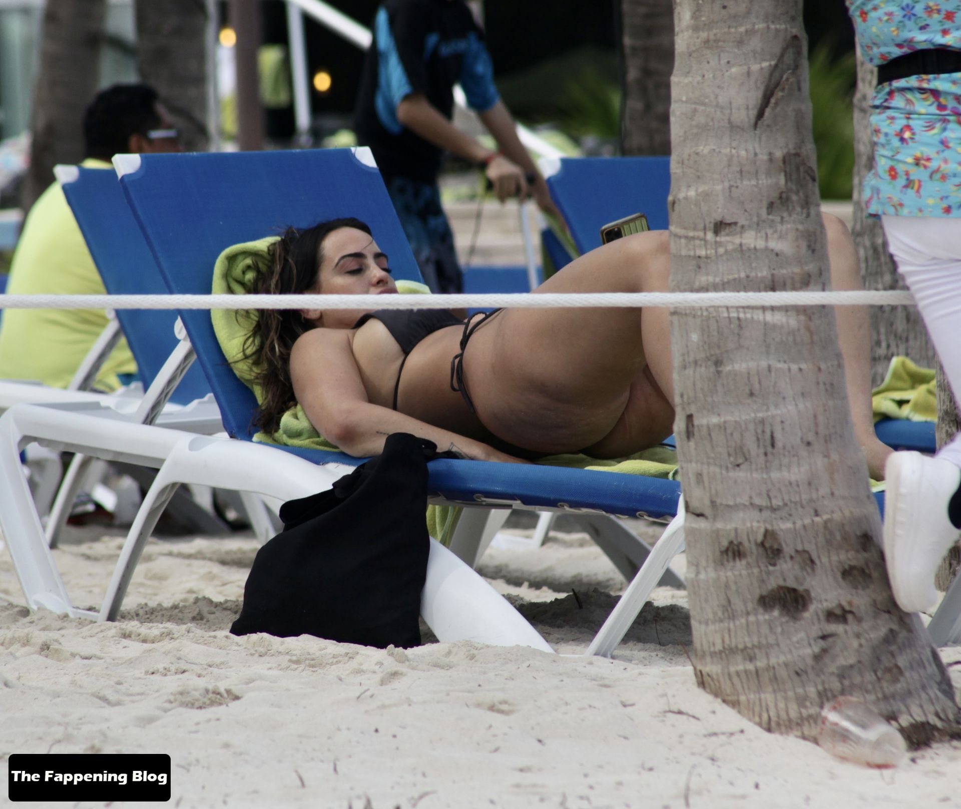 Lauren Coogan Hits the Beach in Mexico (13 Photos)