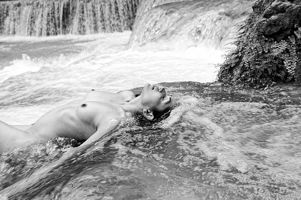 Lela Loren Nude, Topless & Sexy (152 Photos + Sex Video Scenes)