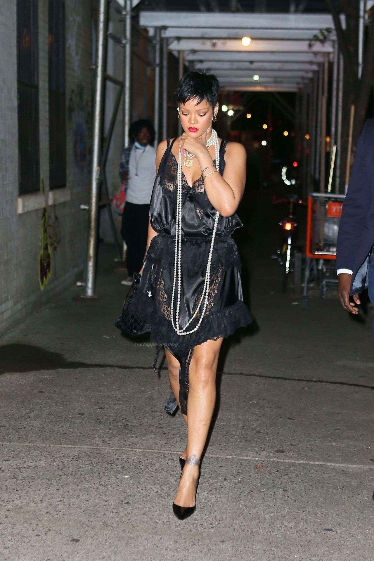 Leggy Rihanna Heads to Dinner at Carbone Italian Restaurant in NYC (18 Photos) [Updated]