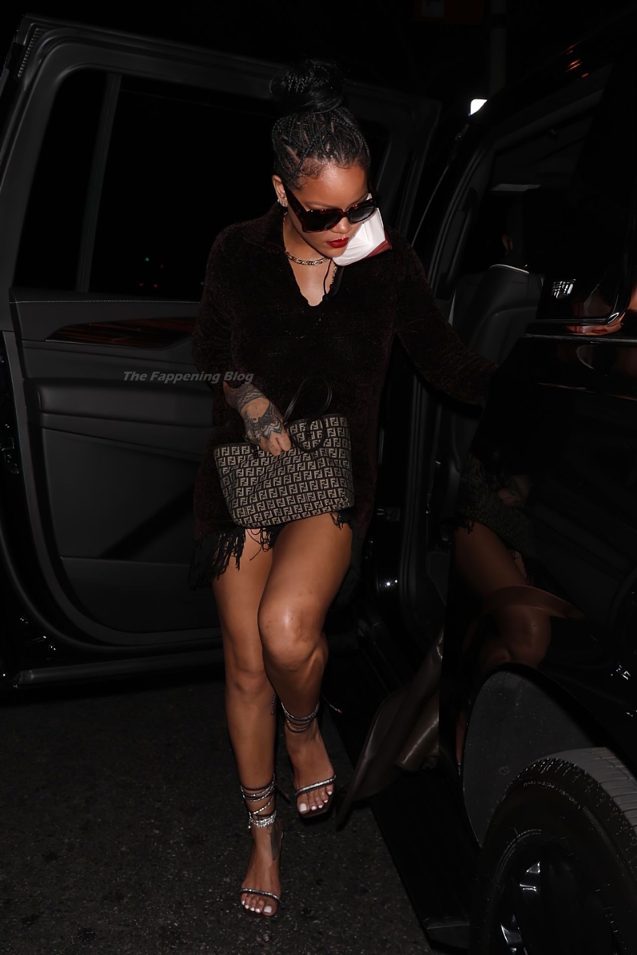 Leggy Rihanna Looks Stunning as She Arrives for Dinner at Delilah (57 Photos)