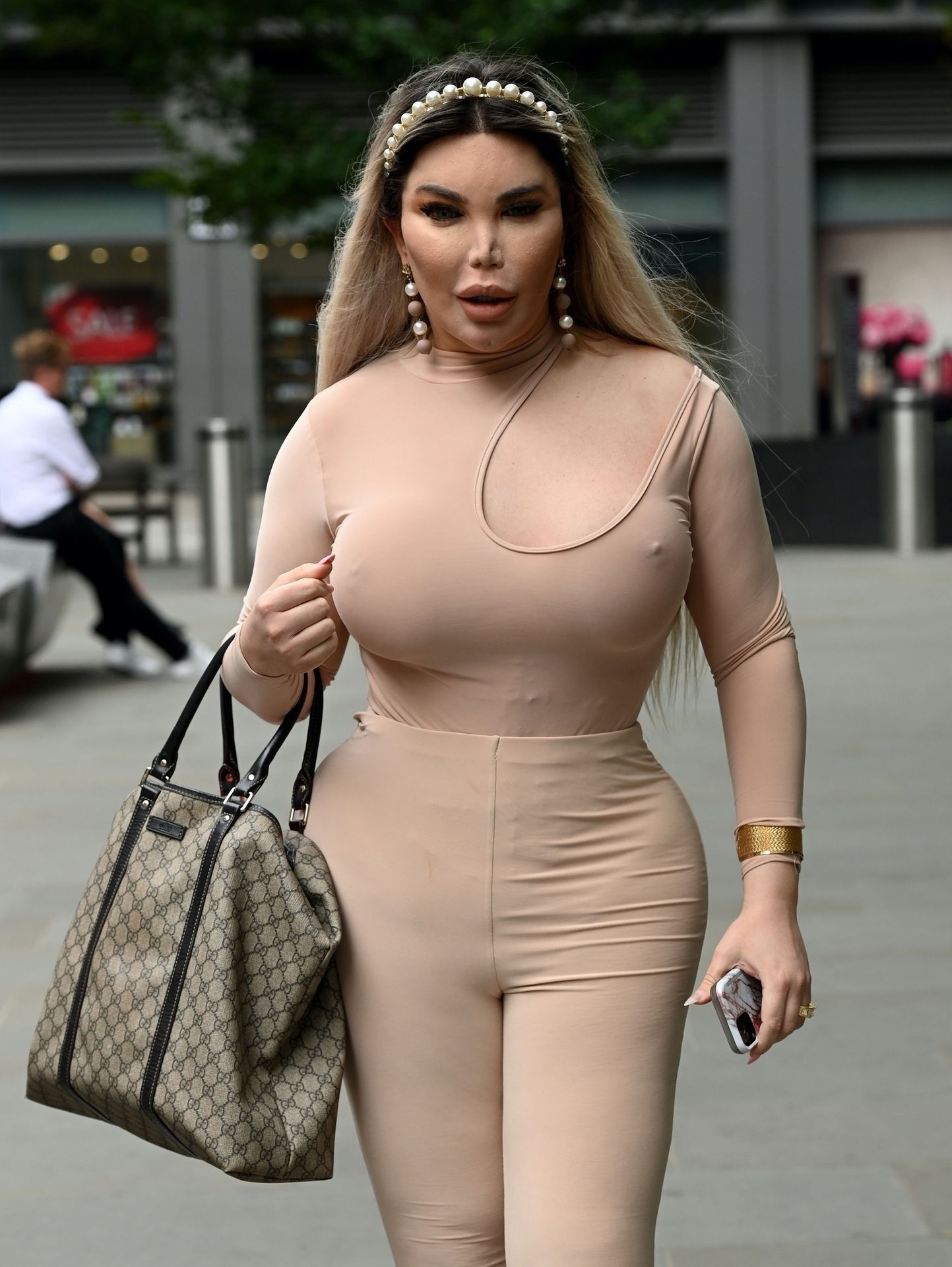 Jessica Alves Is Spotted Out in London (35 Photos)