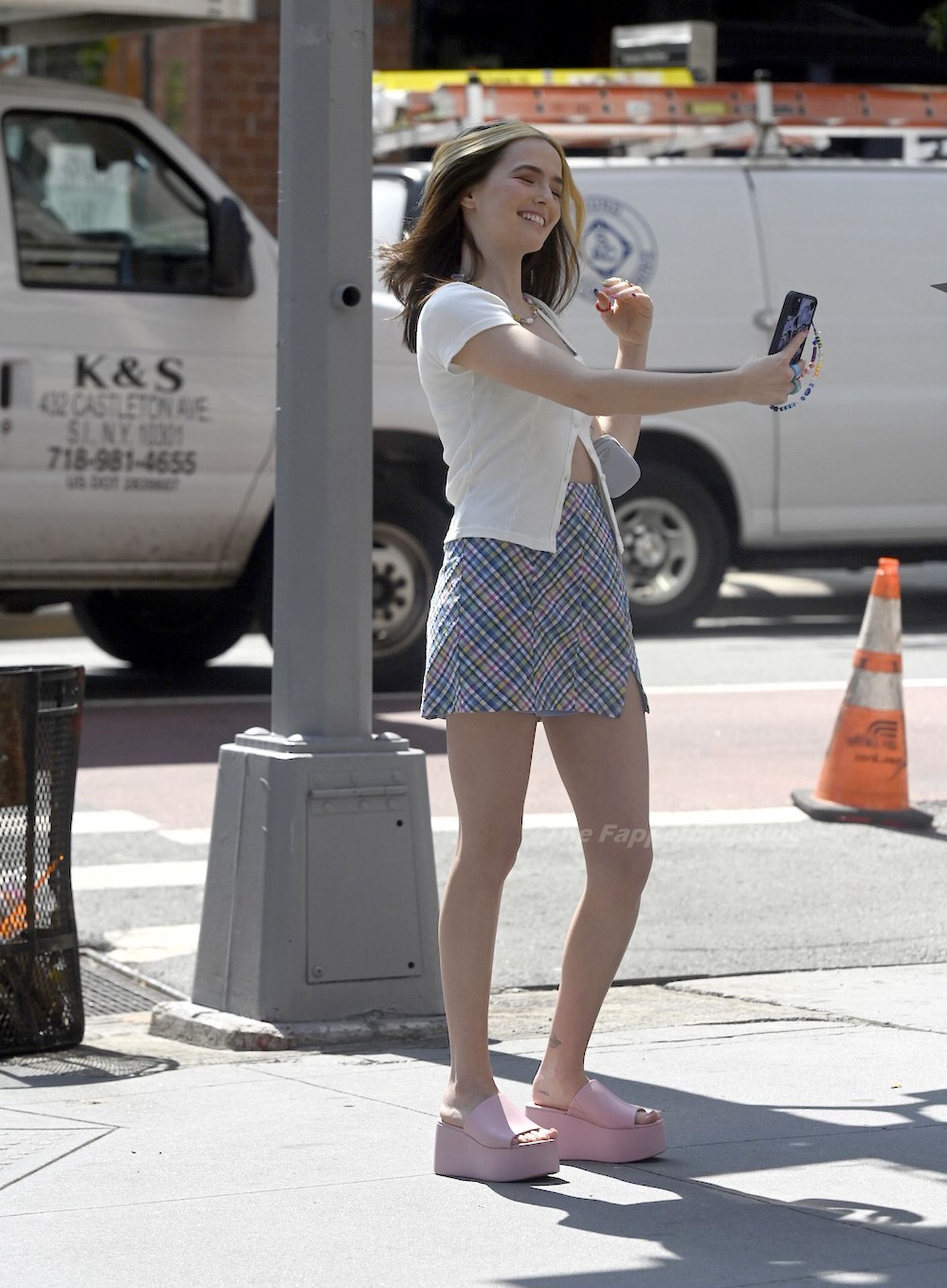 Leggy Zoey Deutch is Spotted Filming a Project in NYC (69 Photos)