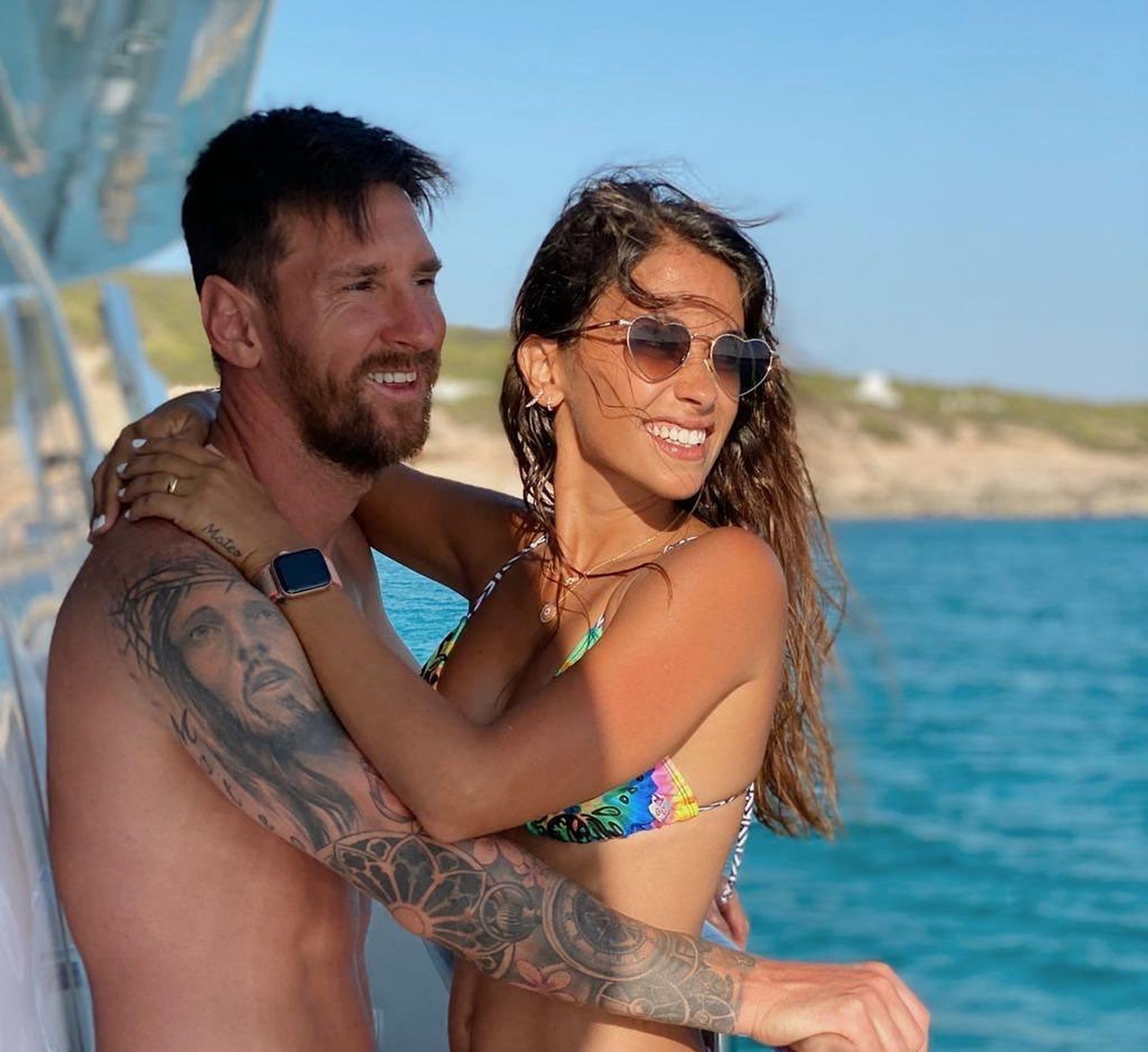 Lionel Messi & Antonela Roccuzzo Are Pictured Enjoying Their Holiday (43 Photos)