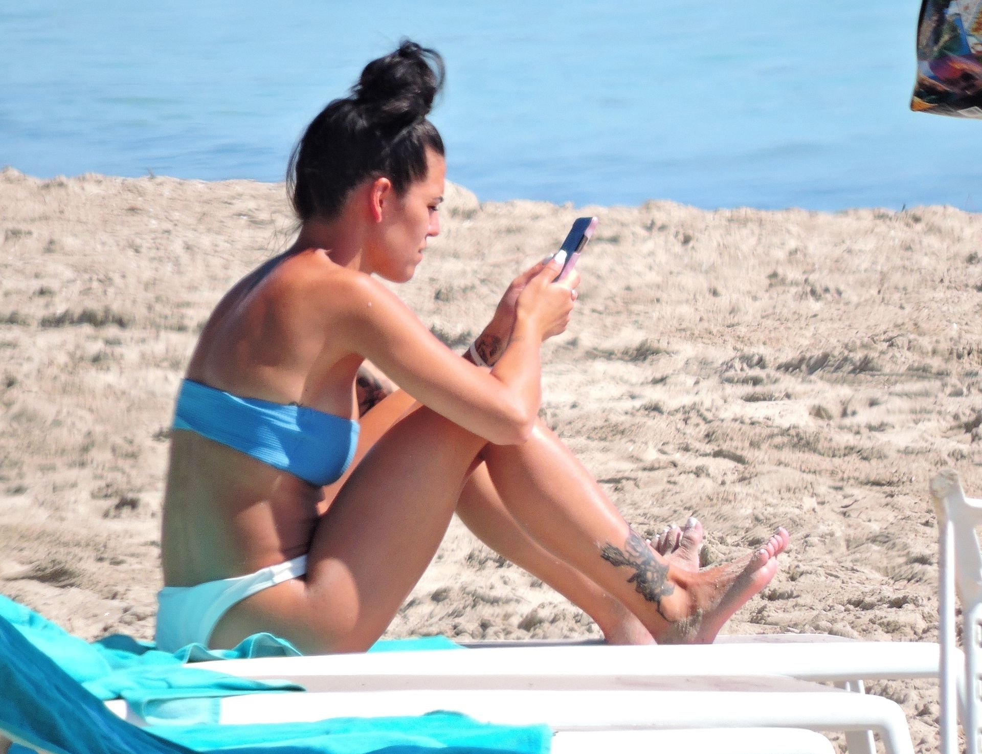 Mike Heiter & Elena Miras Enjoy a Day at the Beach in Palma (23 Photos)