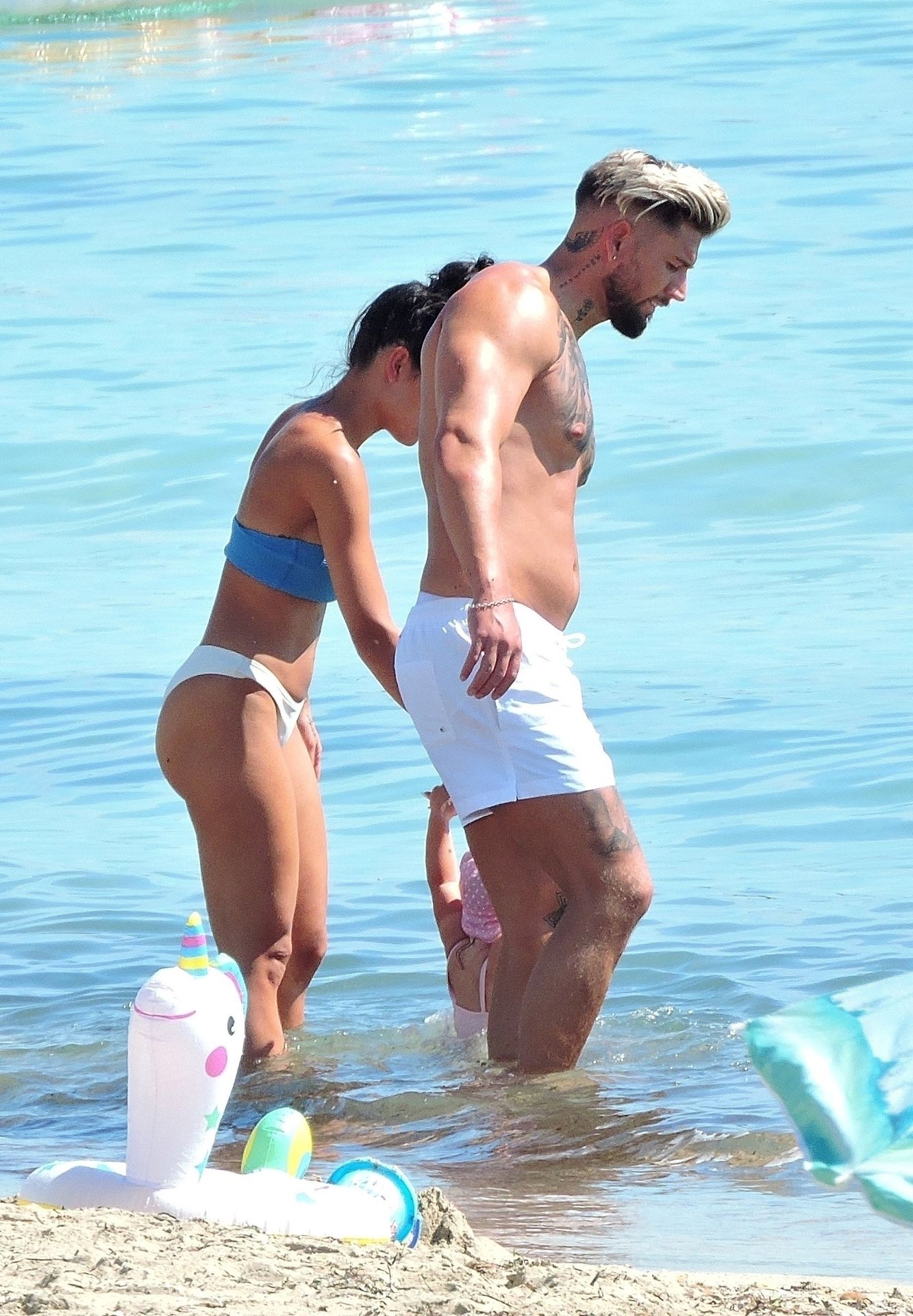 Mike Heiter & Elena Miras Enjoy a Day at the Beach in Palma (23 Photos)