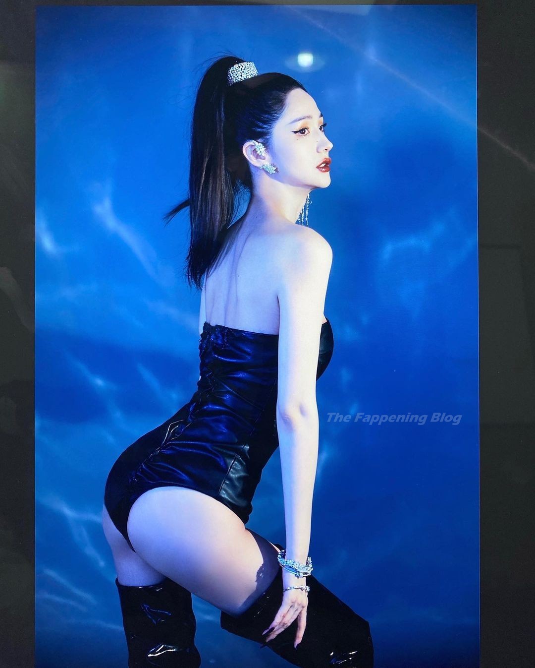 Leni Lan Nude & Sexy (23 Photos)