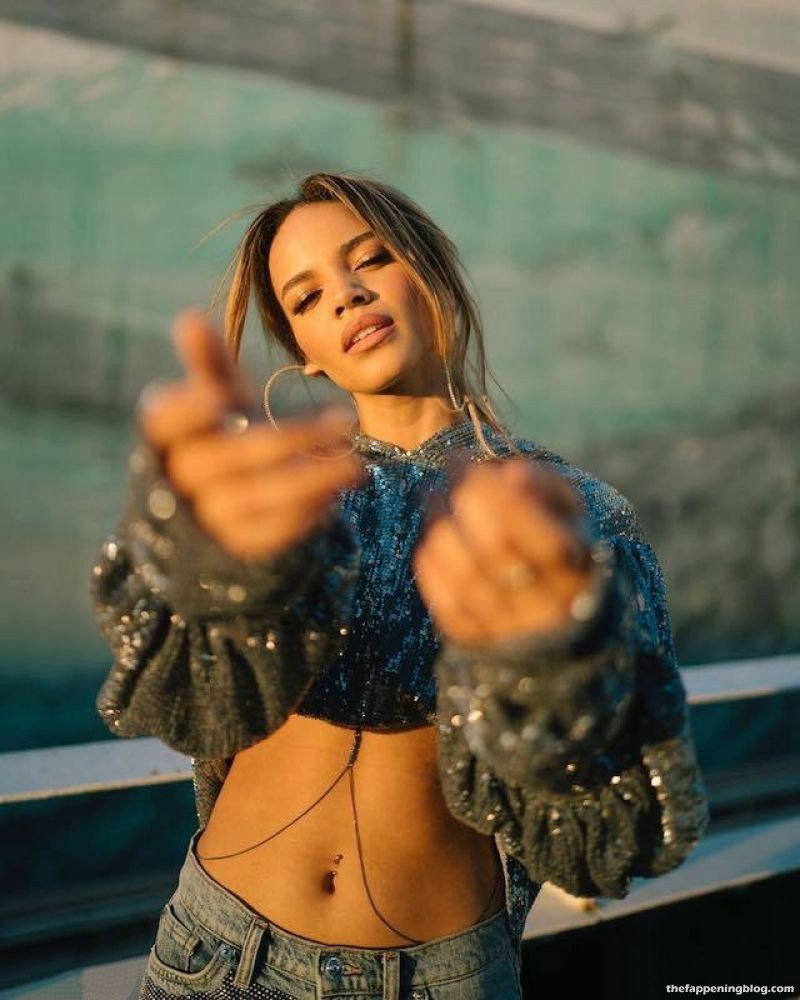 Leslie Grace Sexy & Topless Collection (43 Photos)