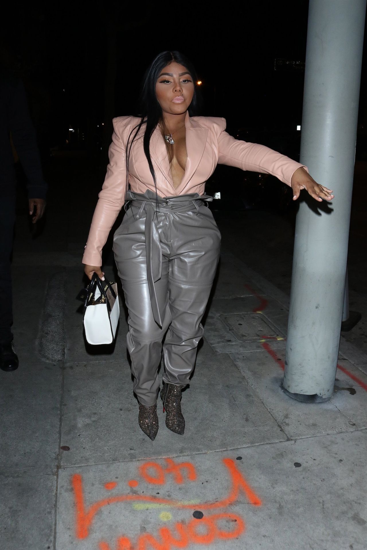 Lil’ Kim Seen Outside Craig’s Restaurant in West Hollywood (163 Photos)