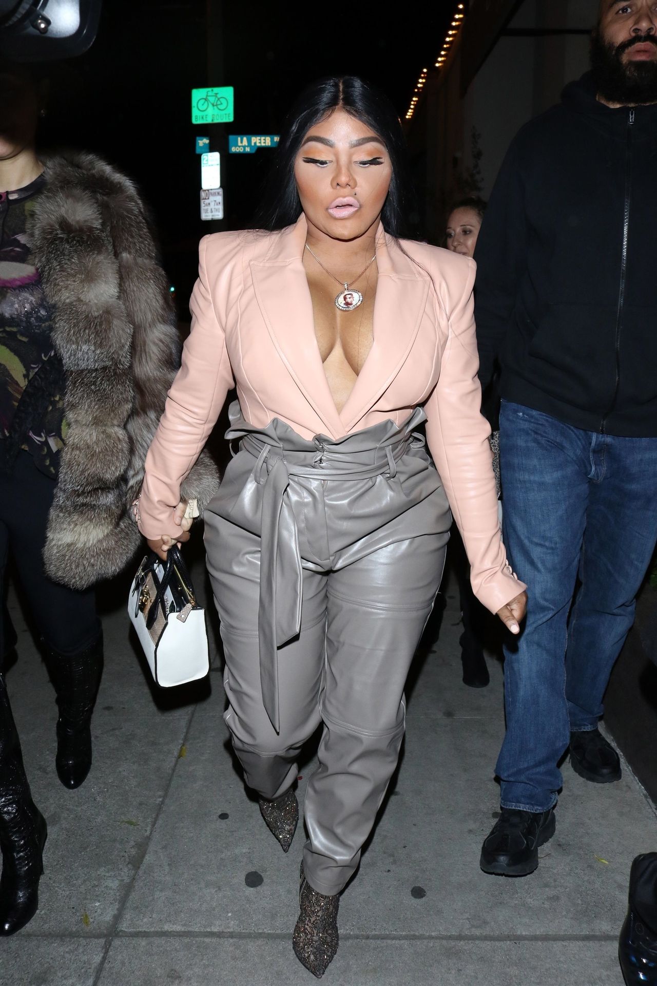 Lil’ Kim Seen Outside Craig’s Restaurant in West Hollywood (163 Photos)