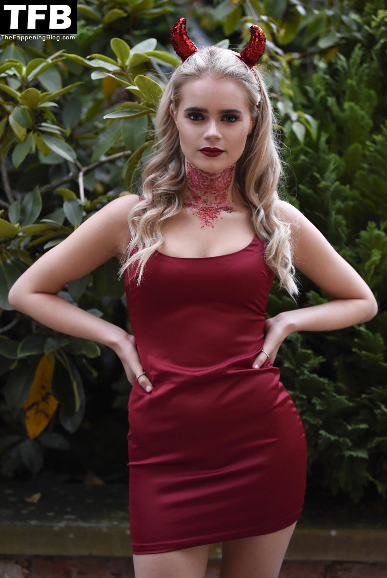 Lilly-Sue McFadden Shows Off Her Amazing Figure in a Red Dress (20 Photos)