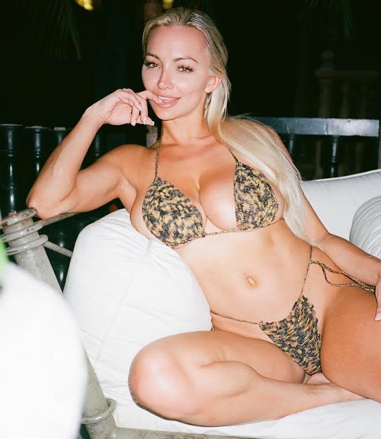 Lindsey Pelas Nude & Sexy (93 Photos + GIFs & VIdeos)