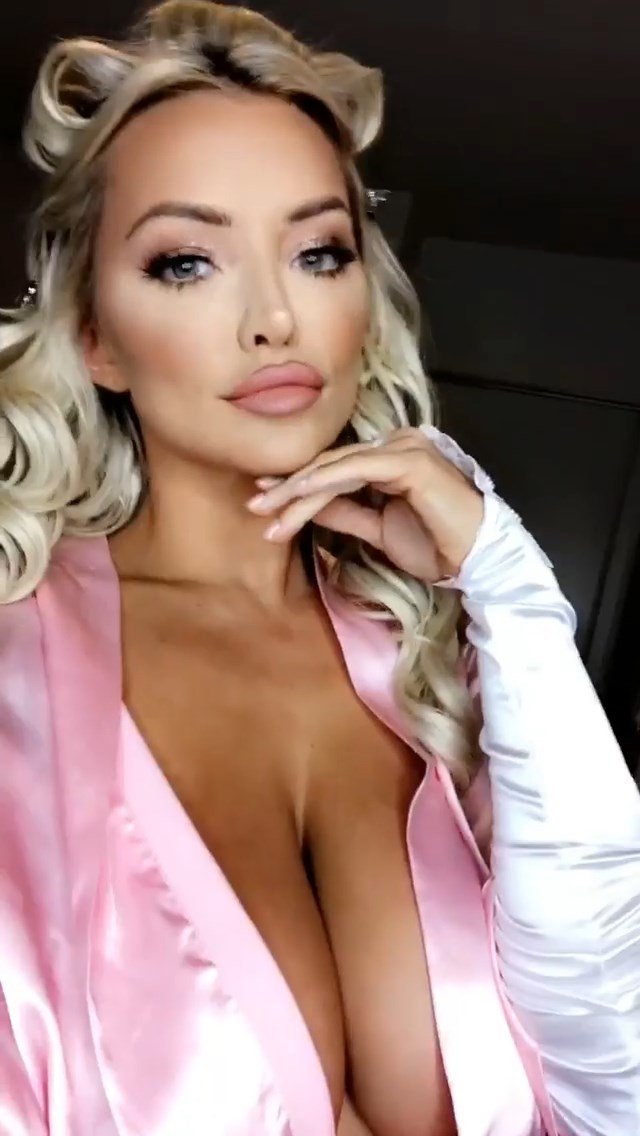 Lindsey Pelas Sexy (20 Photos + Gifs & Video)