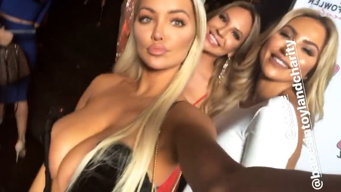 Lindsey Pelas Shows Off Her Huge Boobs For All (41 Photos + Gifs & Video)