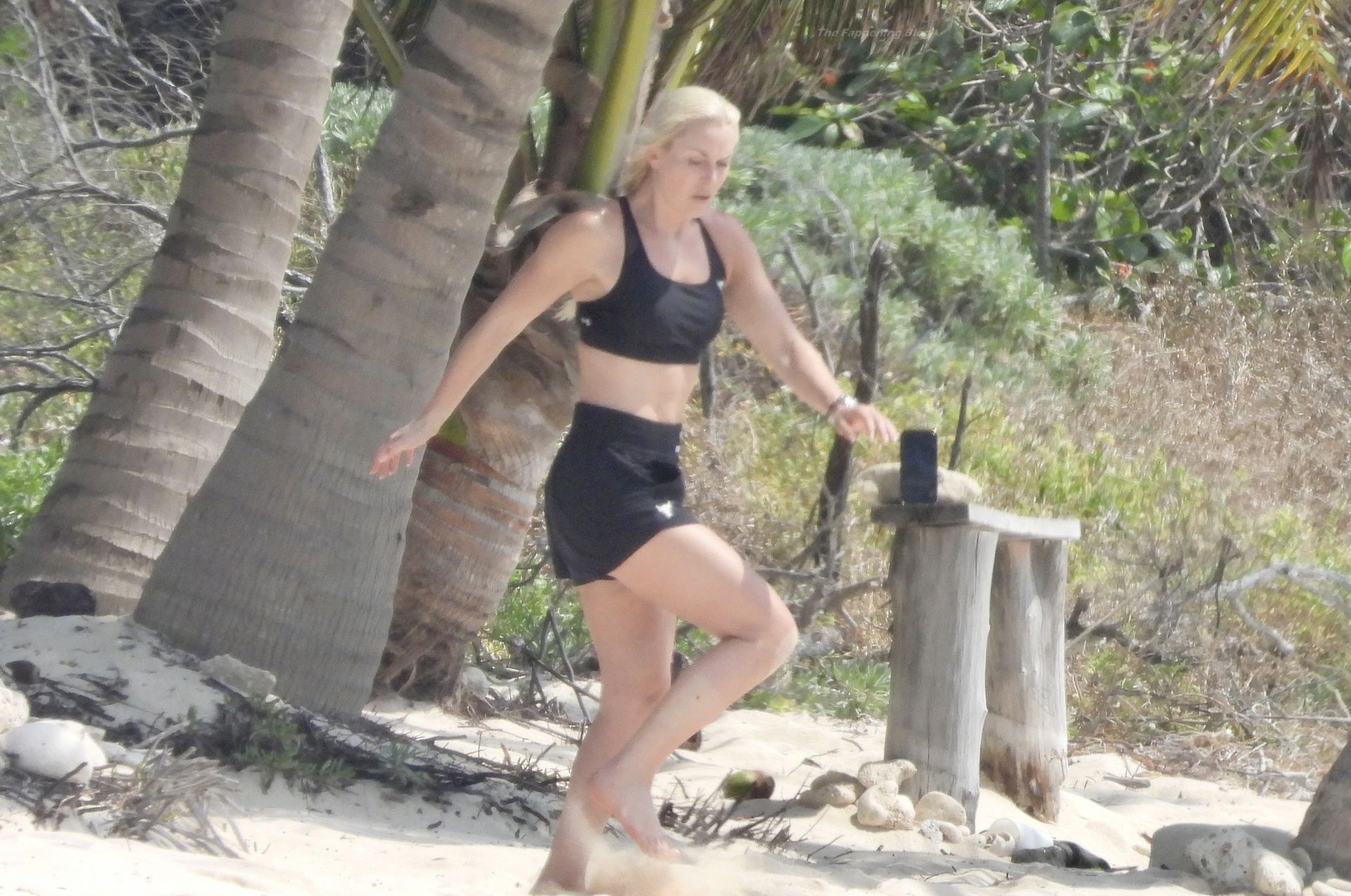Lindsey Vonn Keeps in Shape on Her Mexican Vacation (38 Photos)